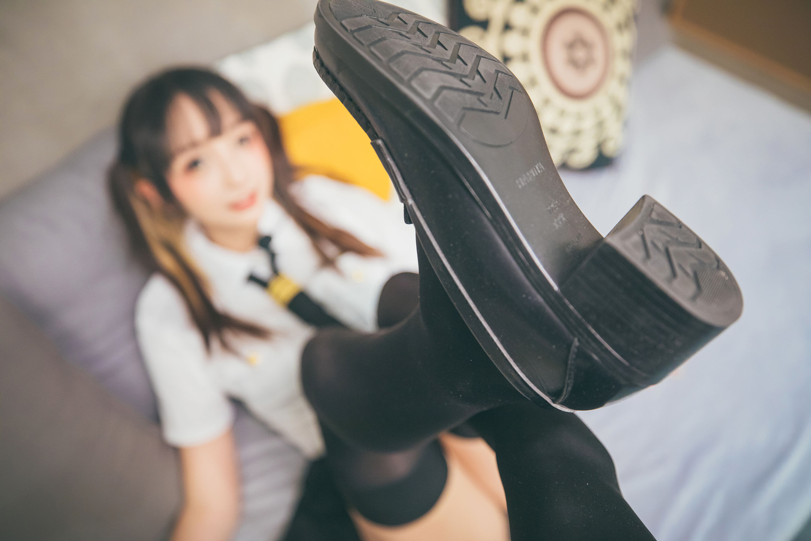 [网红COSER写真] 萝莉神楽板真冬 之お帰りなさい、指揮官
