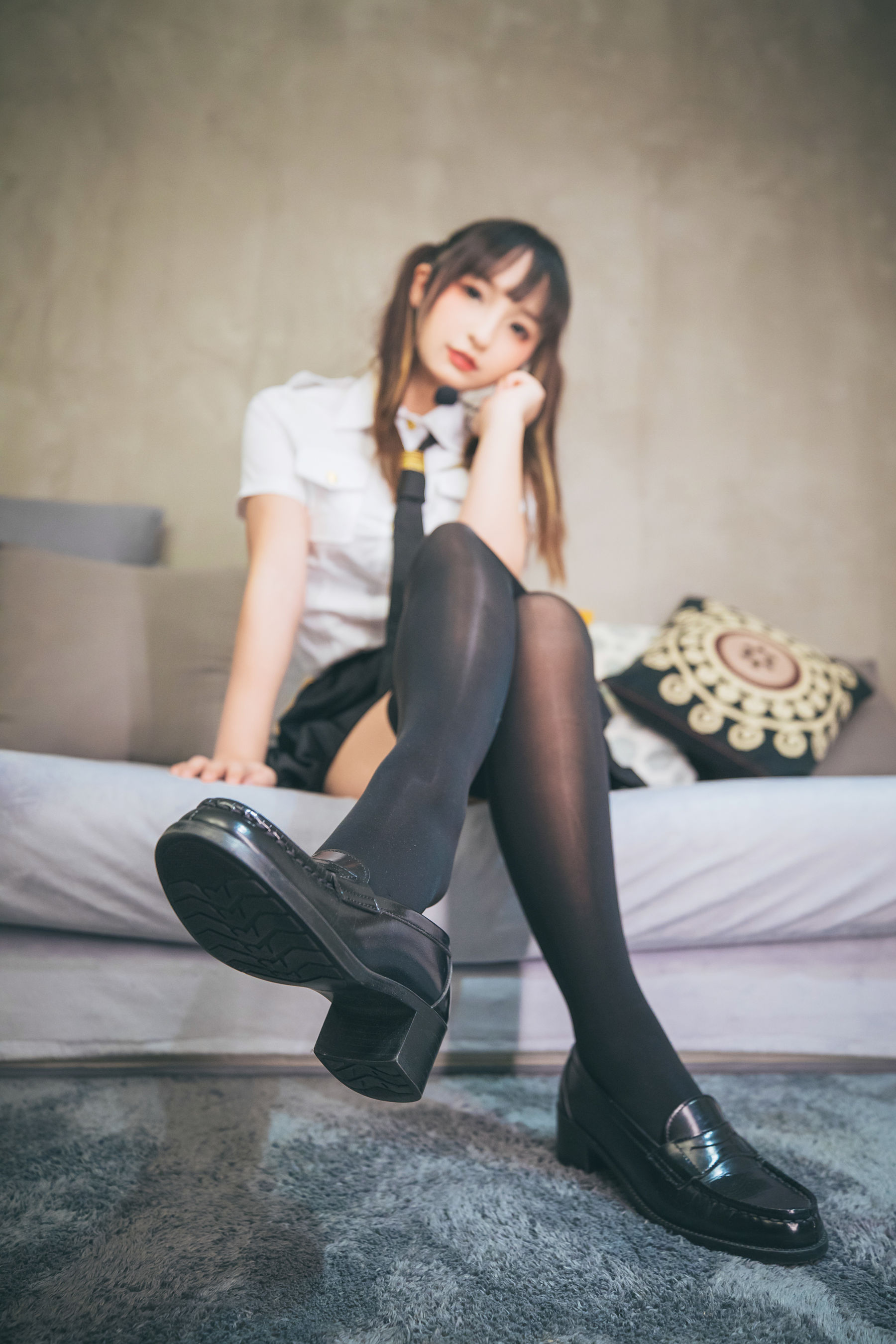 [网红COSER写真] 萝莉神楽板真冬 之お帰りなさい、指揮官