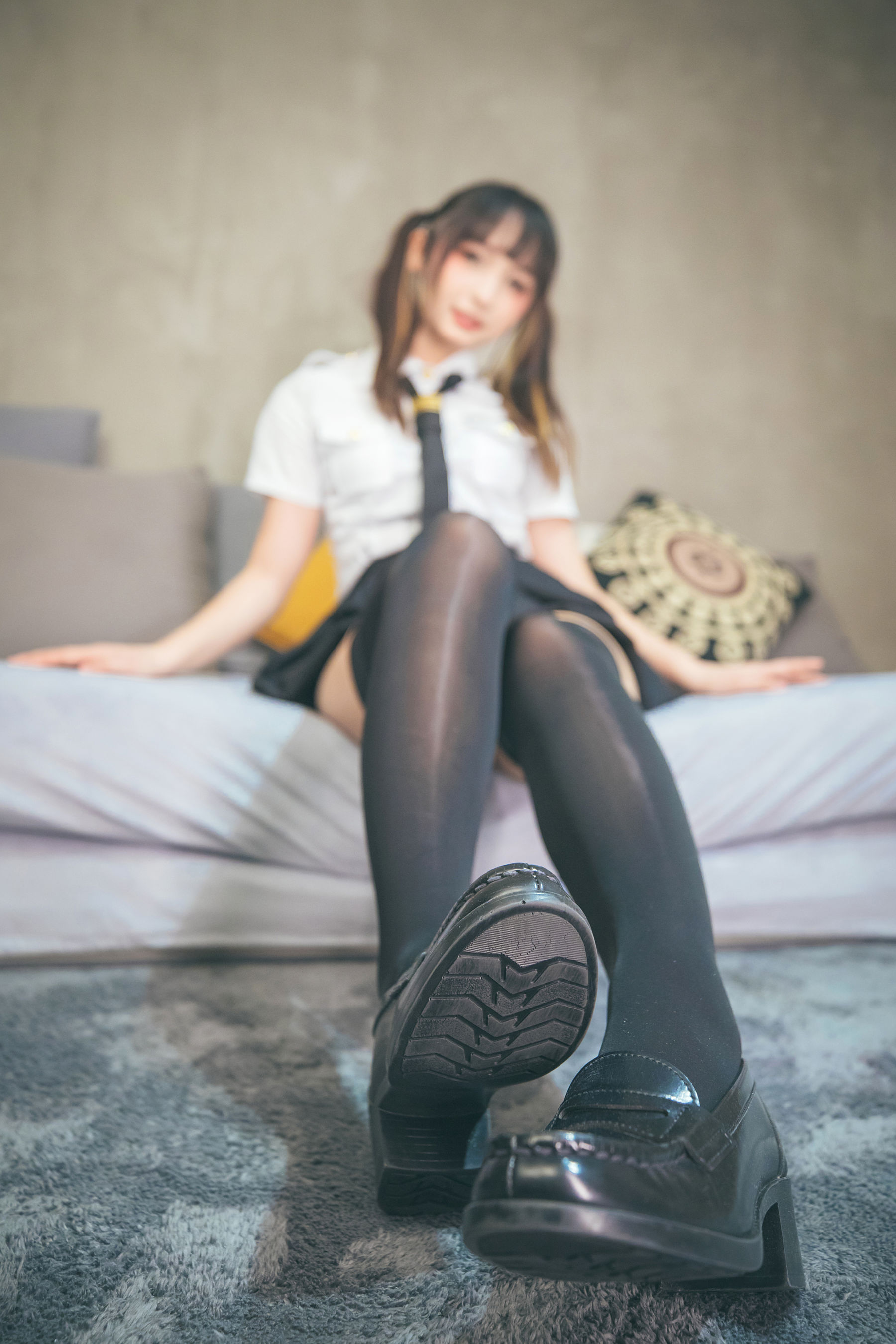 [网红COSER写真] 萝莉神楽板真冬 之お帰りなさい、指揮官