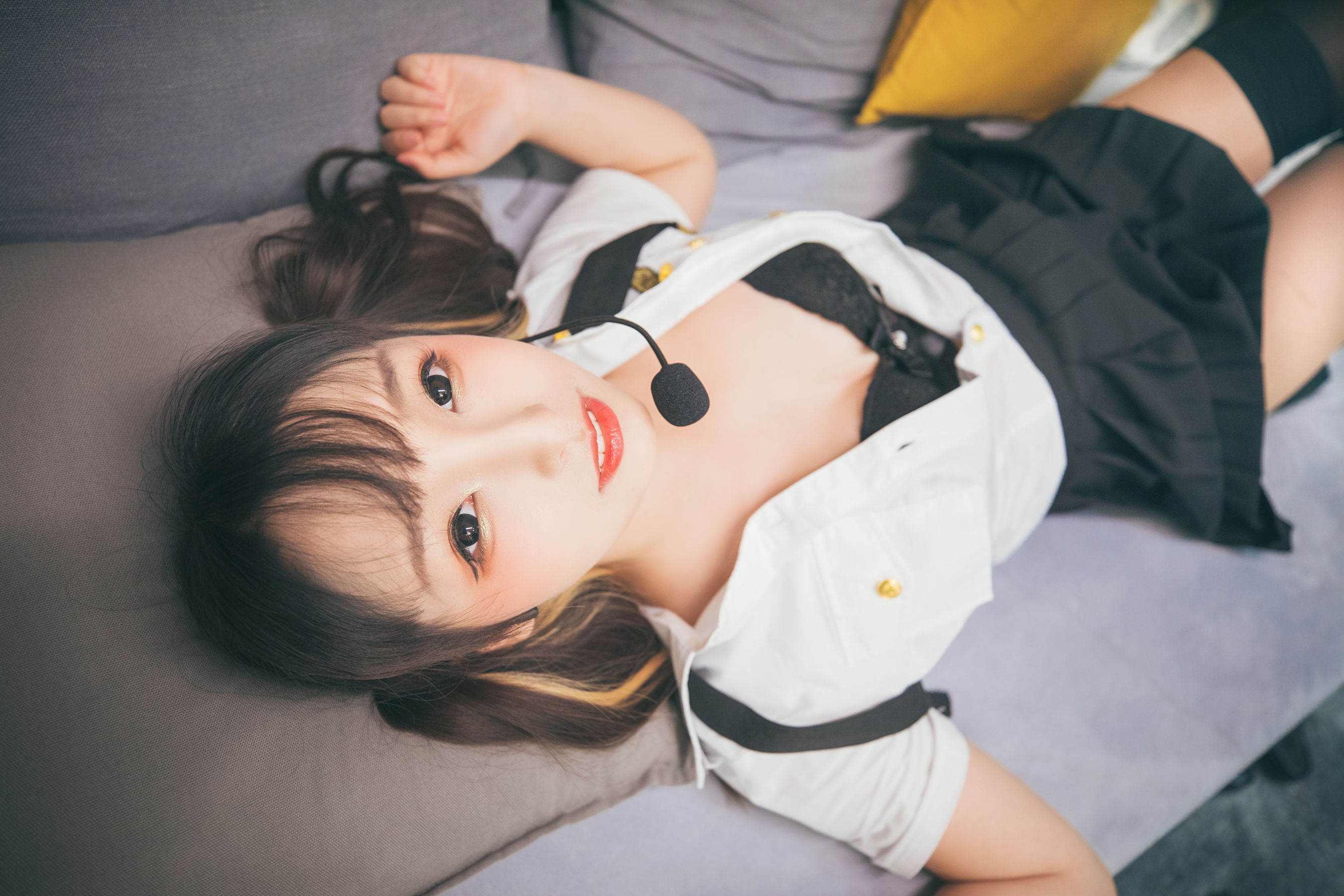 [网红COSER写真] 萝莉神楽板真冬 之お帰りなさい、指揮官