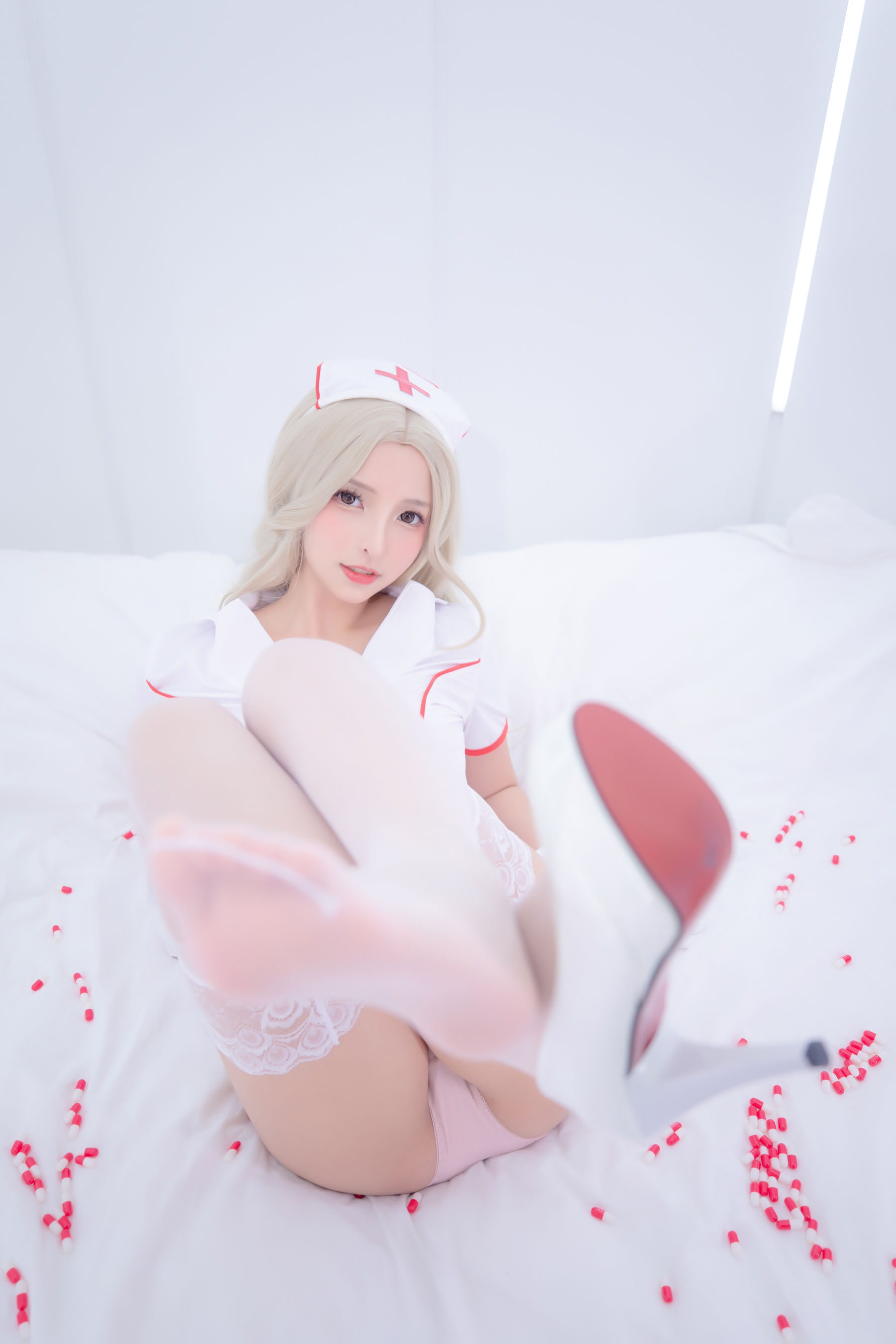 [网红COSER写真] 萝莉神楽板真冬 之心身バランス