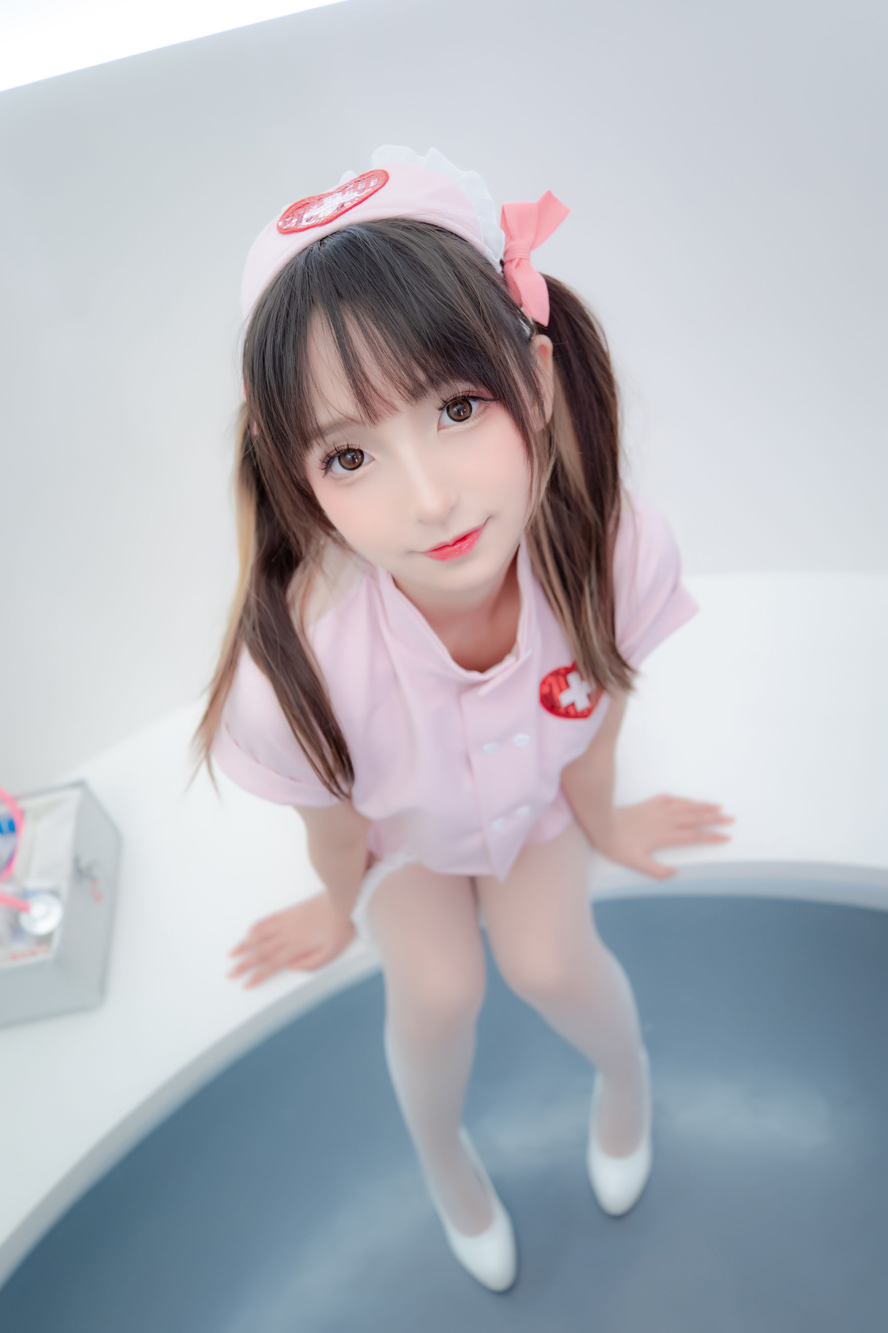 [网红COSER写真] 萝莉神楽板真冬 之心身バランス