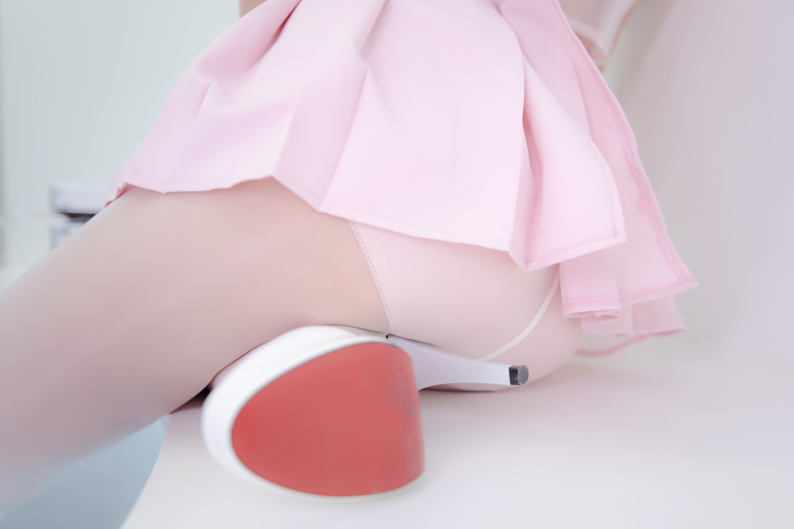 [网红COSER写真] 萝莉神楽板真冬 之心身バランス