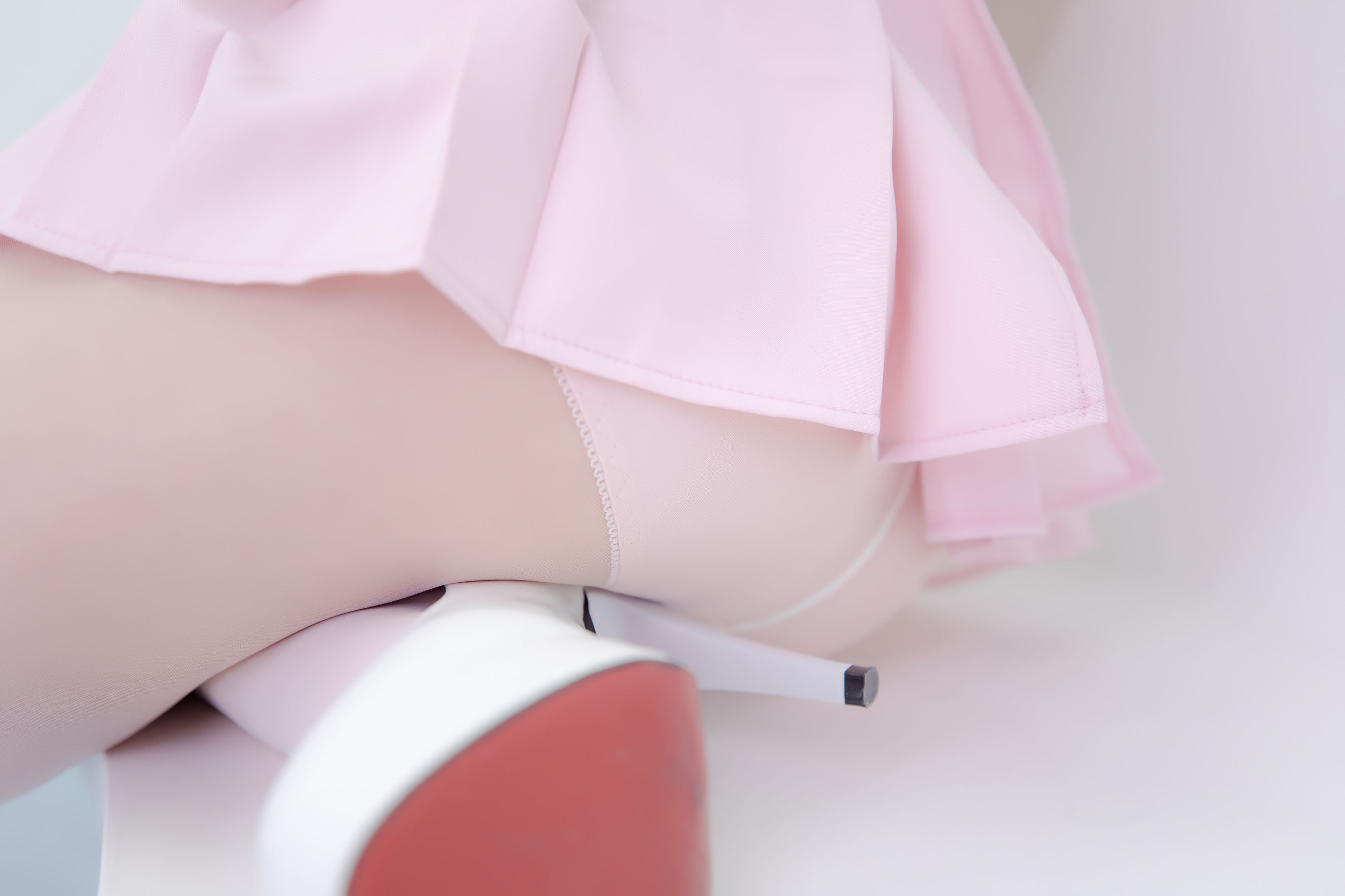 [网红COSER写真] 萝莉神楽板真冬 之心身バランス