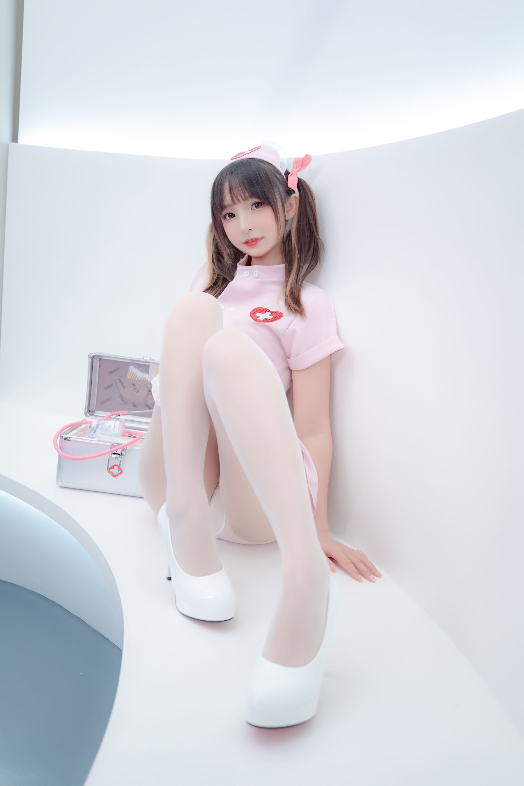 [网红COSER写真] 萝莉神楽板真冬 之心身バランス