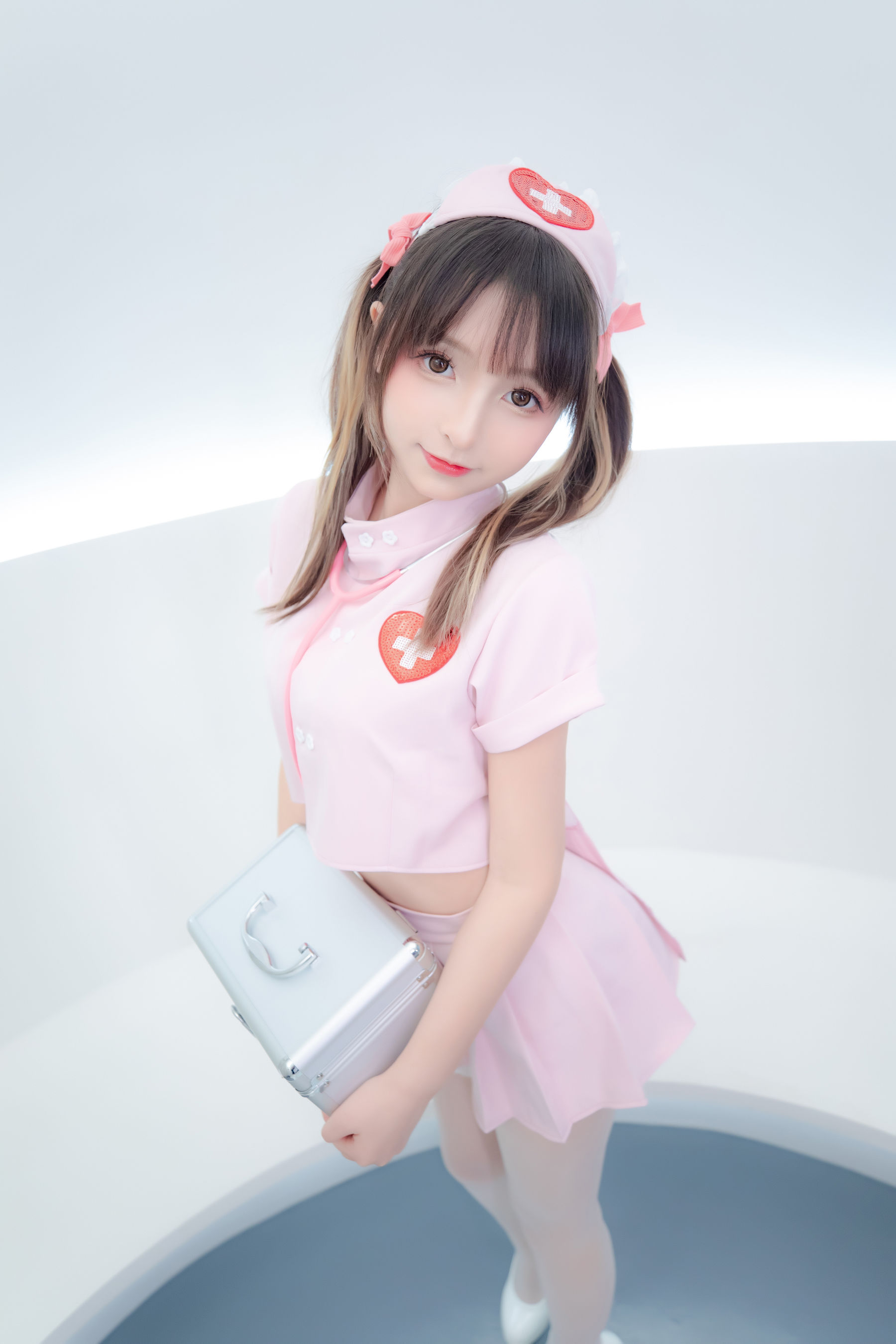 [网红COSER写真] 萝莉神楽板真冬 之心身バランス