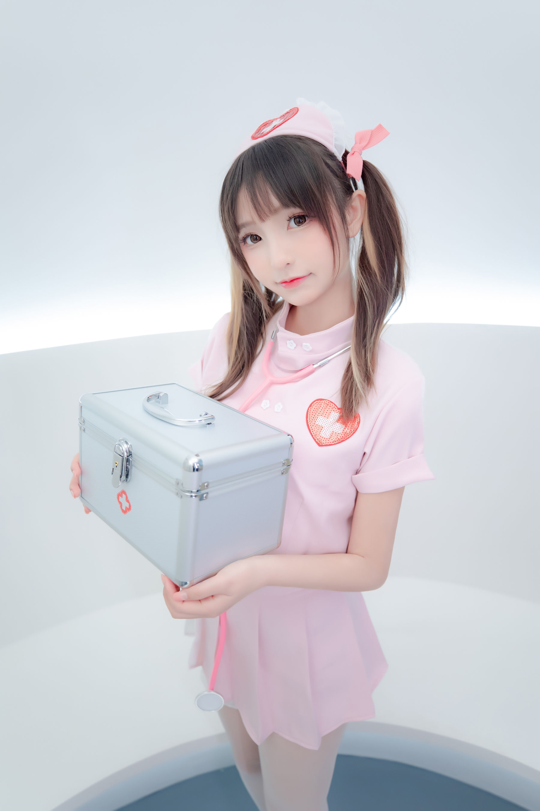 [网红COSER写真] 萝莉神楽板真冬 之心身バランス