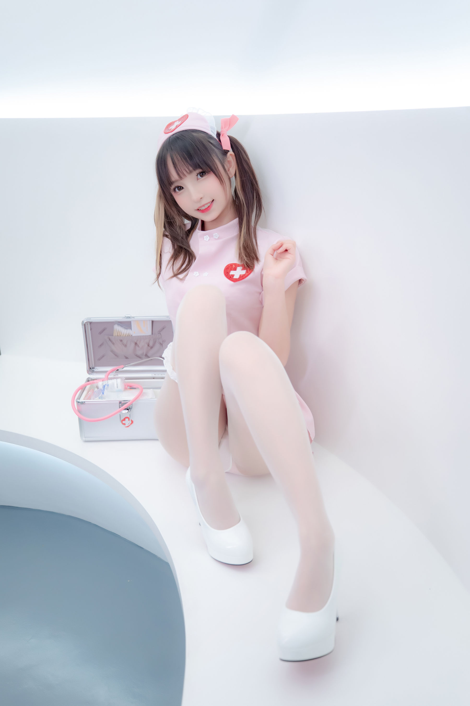 [网红COSER写真] 萝莉神楽板真冬 之心身バランス