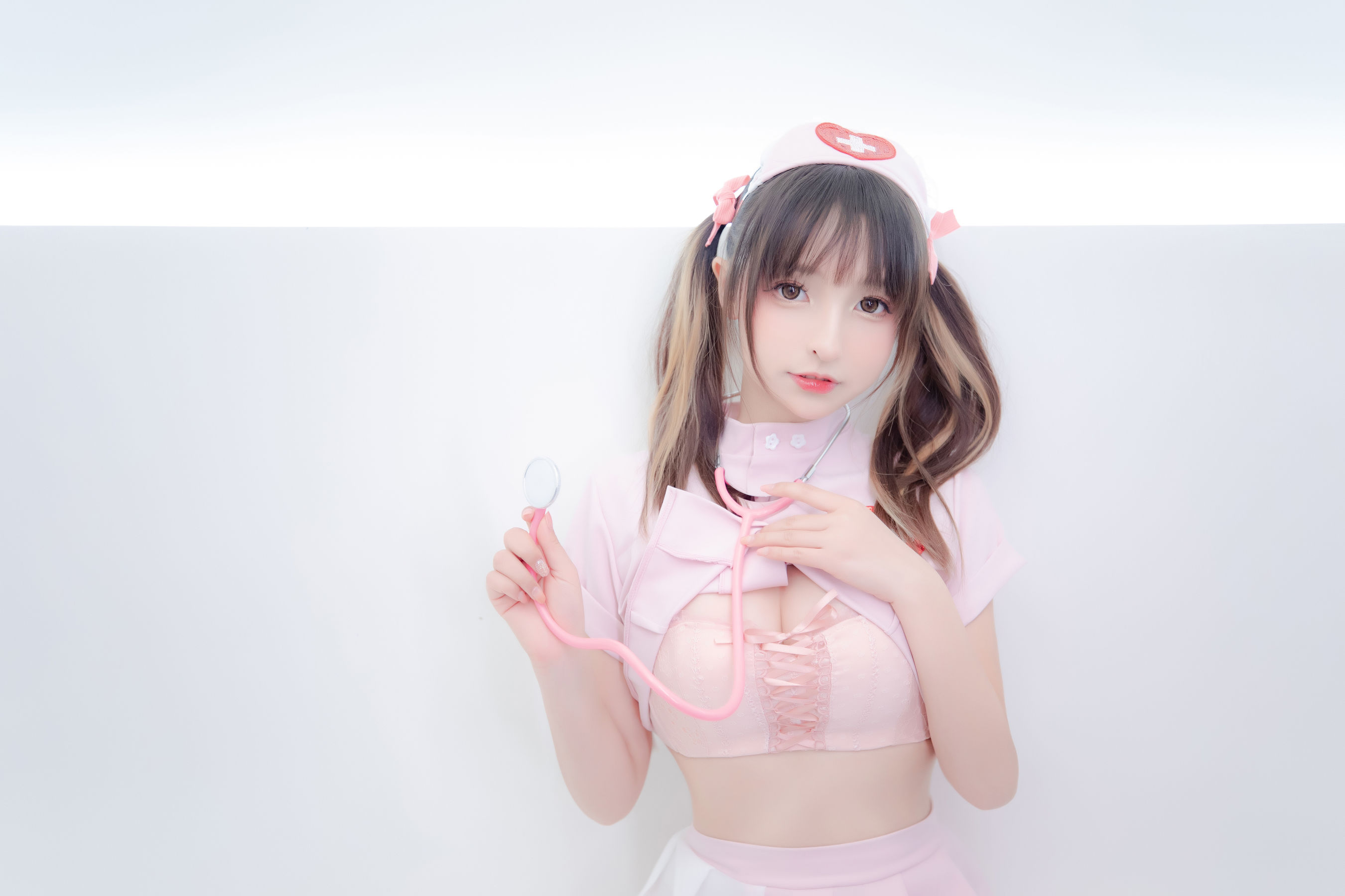 [网红COSER写真] 萝莉神楽板真冬 之心身バランス