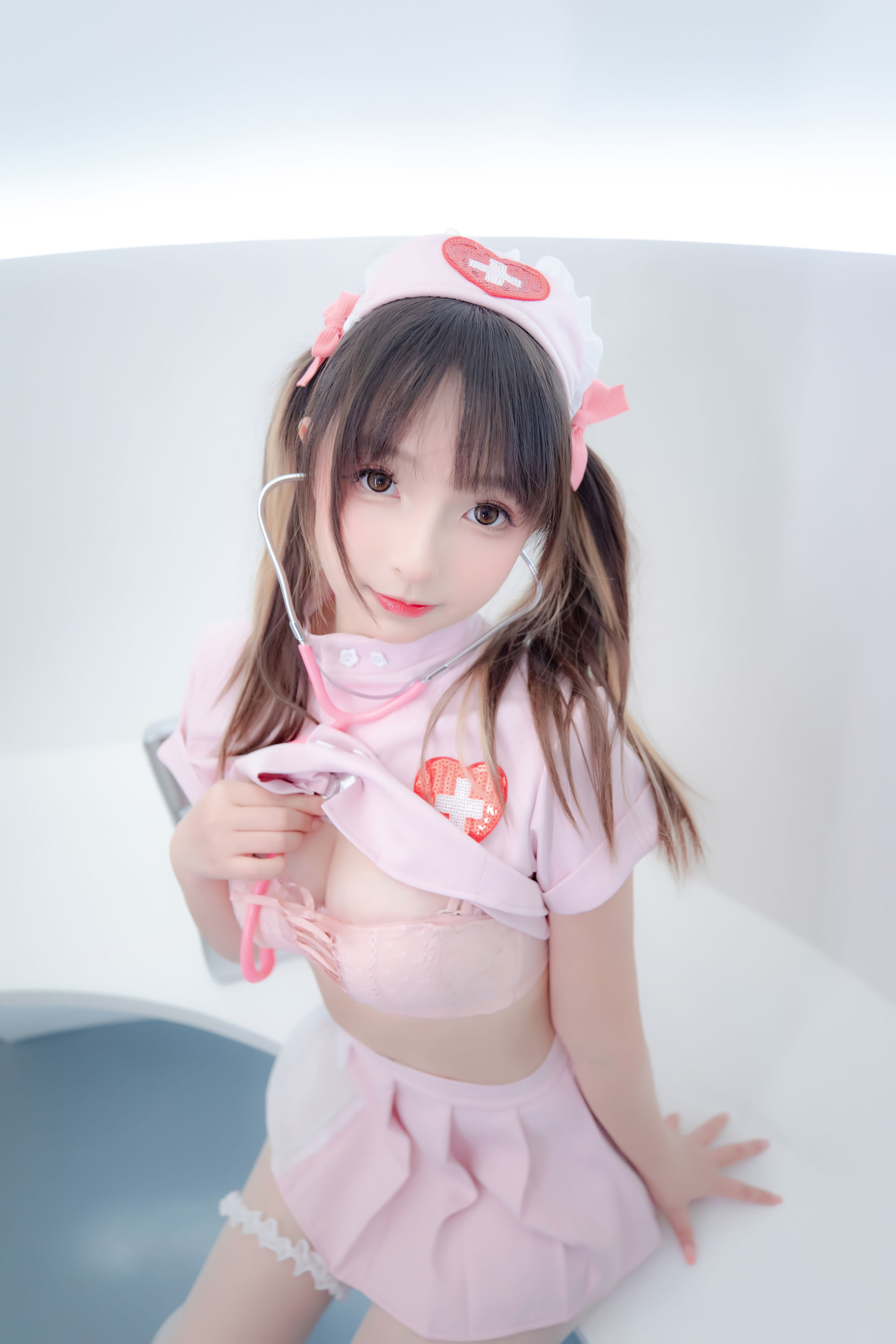 [网红COSER写真] 萝莉神楽板真冬 之心身バランス