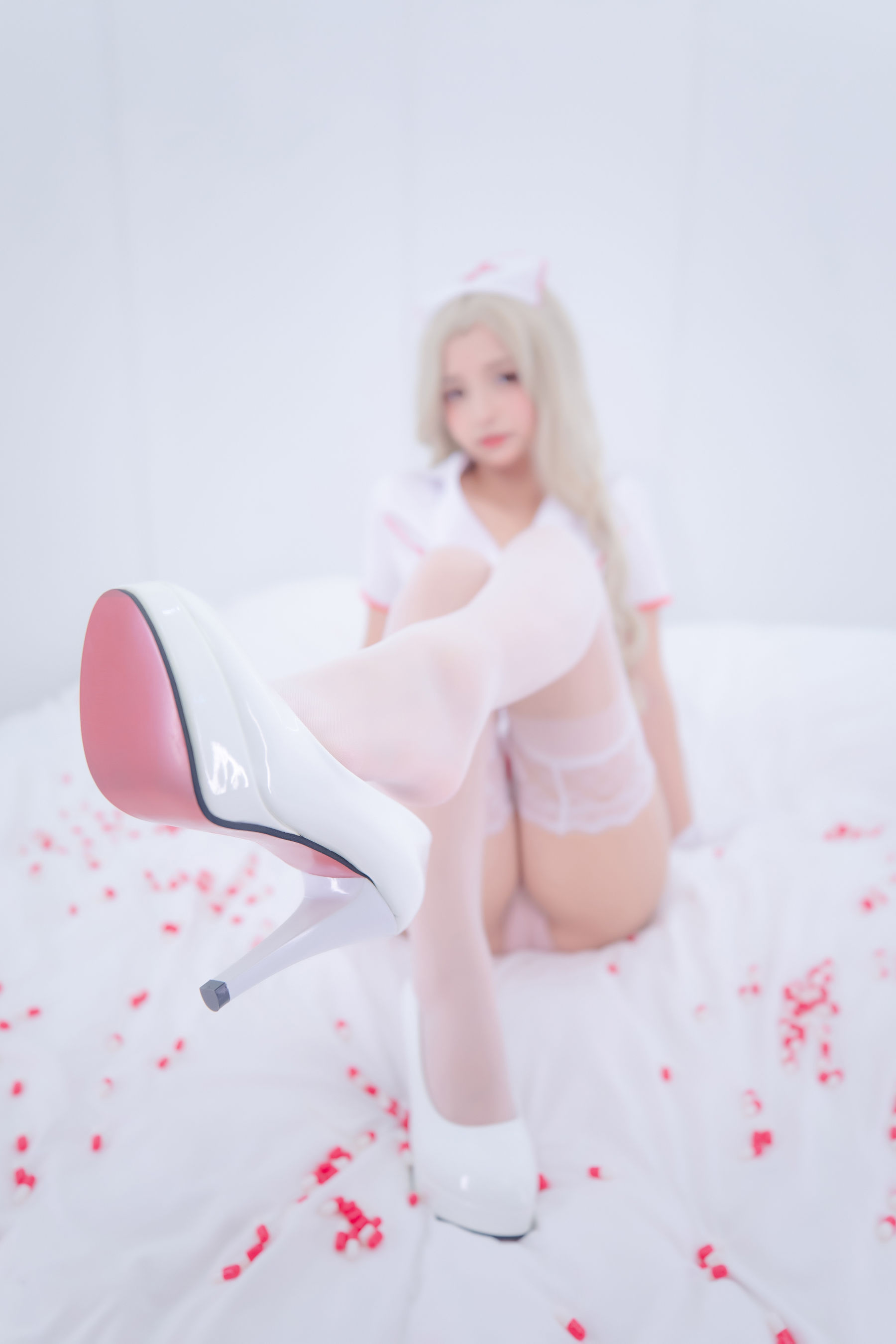 [网红COSER写真] 萝莉神楽板真冬 之心身バランス