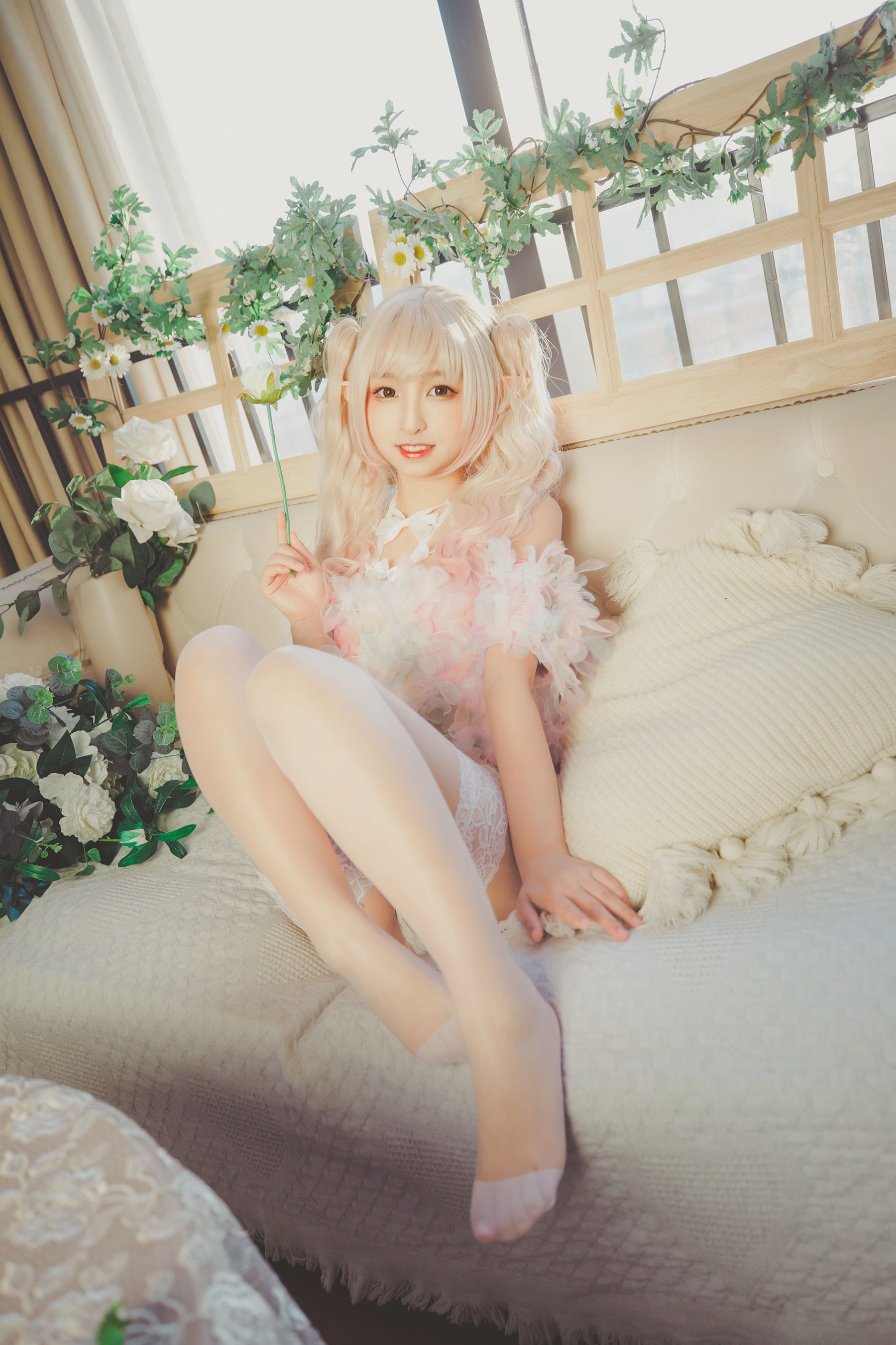 [网红COSER写真] 萝莉神楽板真冬 之柔らかい永遠