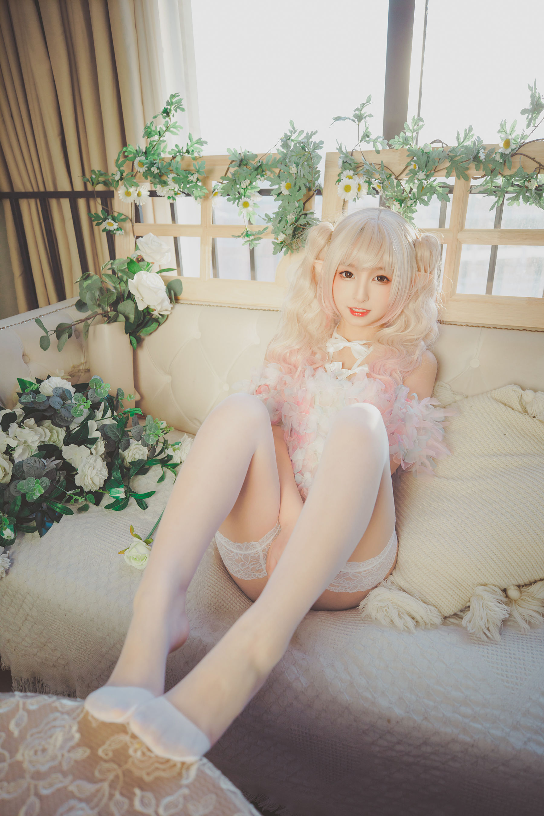 [网红COSER写真] 萝莉神楽板真冬 之柔らかい永遠