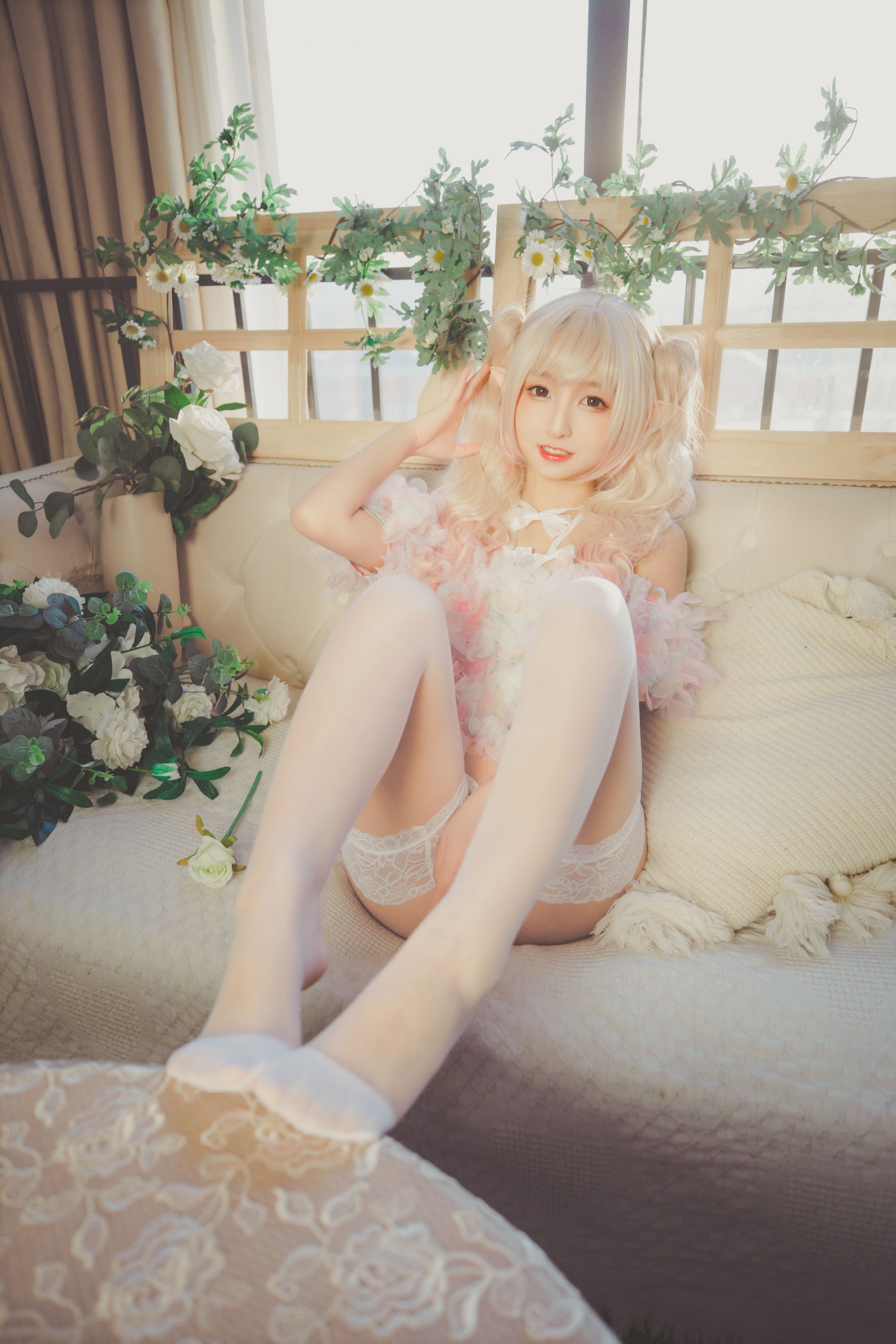 [网红COSER写真] 萝莉神楽板真冬 之柔らかい永遠
