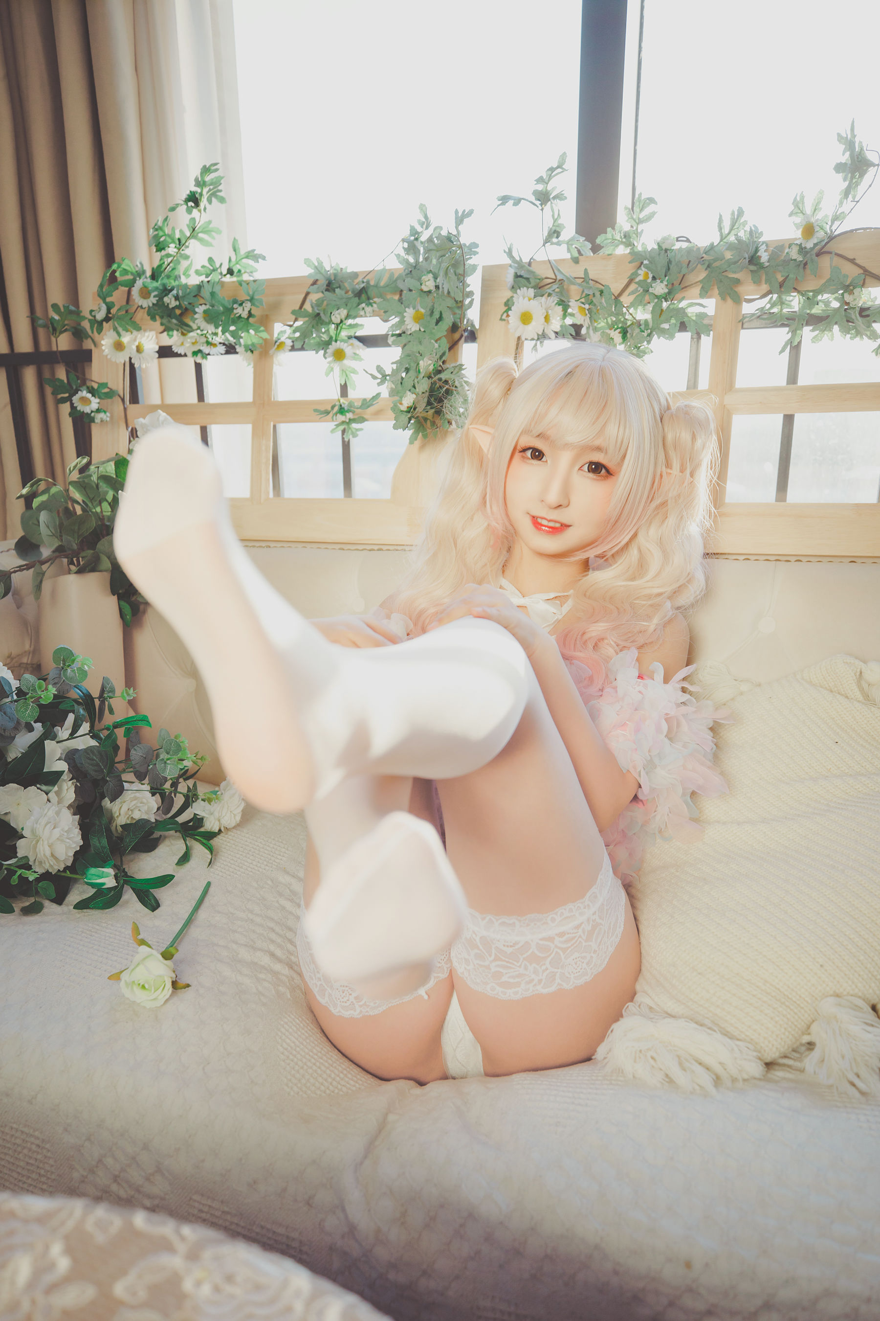 [网红COSER写真] 萝莉神楽板真冬 之柔らかい永遠