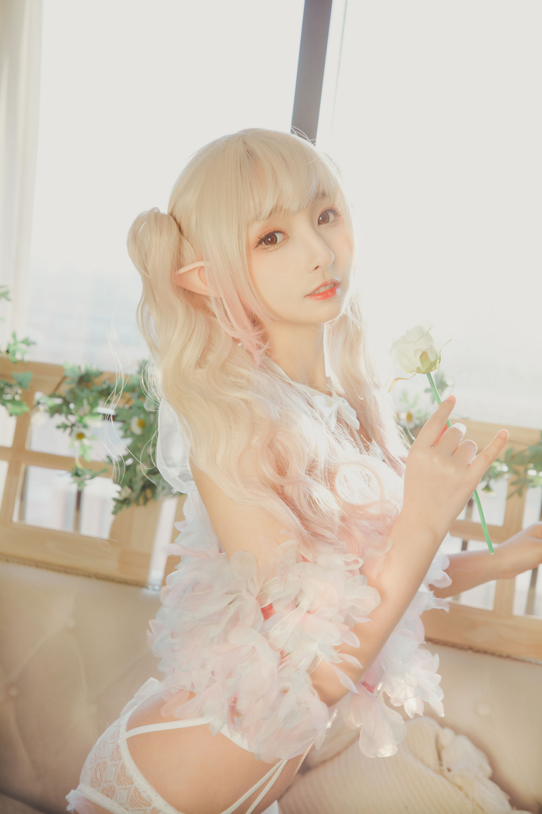 [网红COSER写真] 萝莉神楽板真冬 之柔らかい永遠