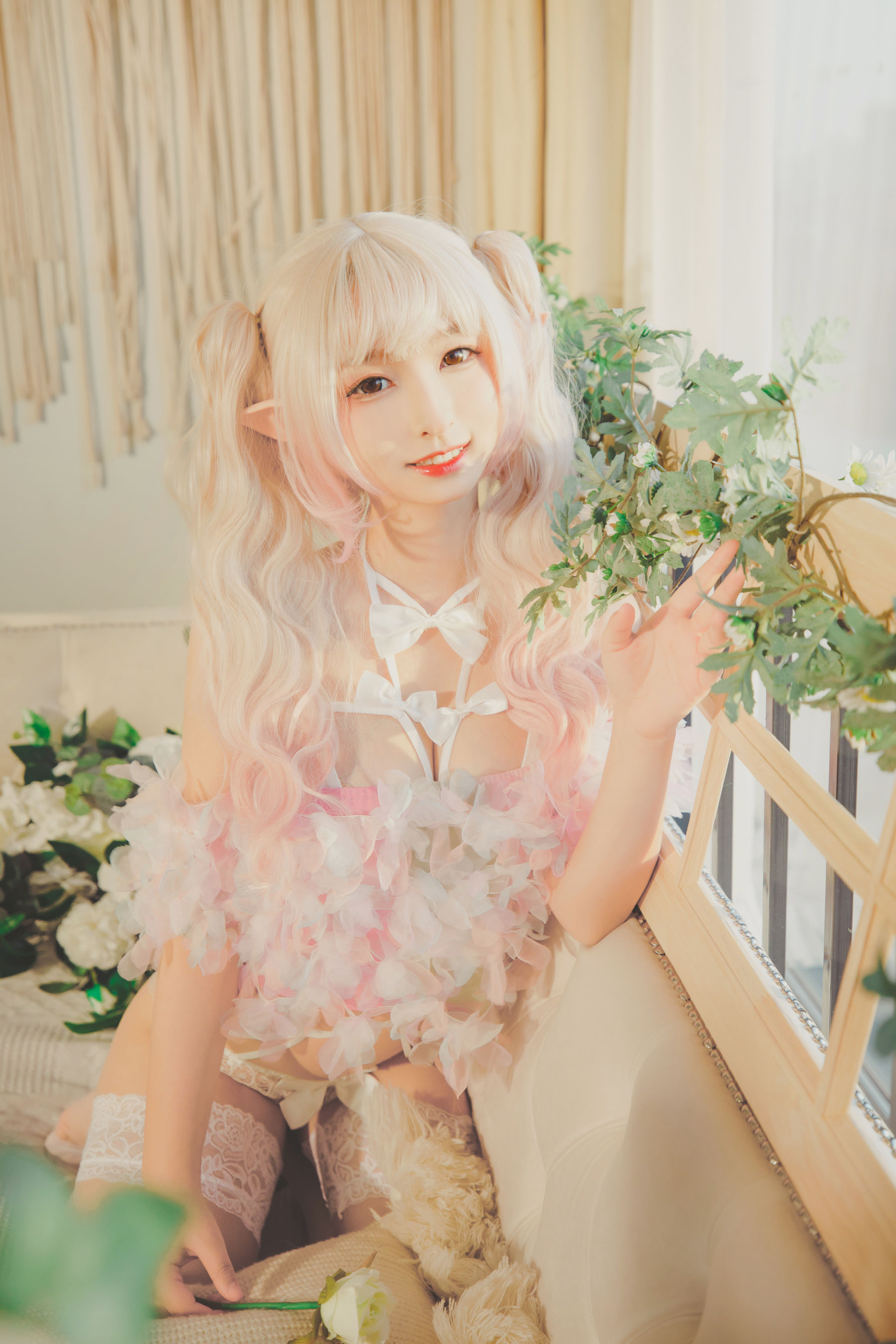 [网红COSER写真] 萝莉神楽板真冬 之柔らかい永遠