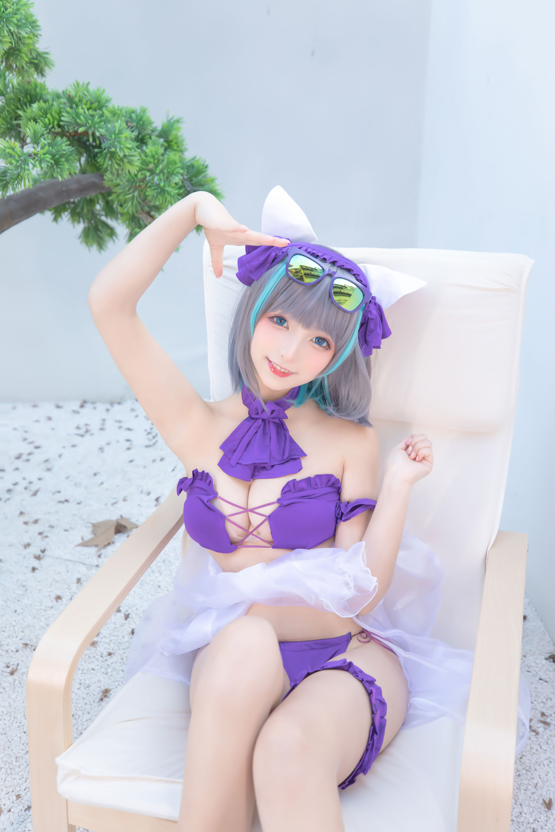 [网红COSER写真] 萝莉神楽板真冬 之柴郡 - 纯色庭院