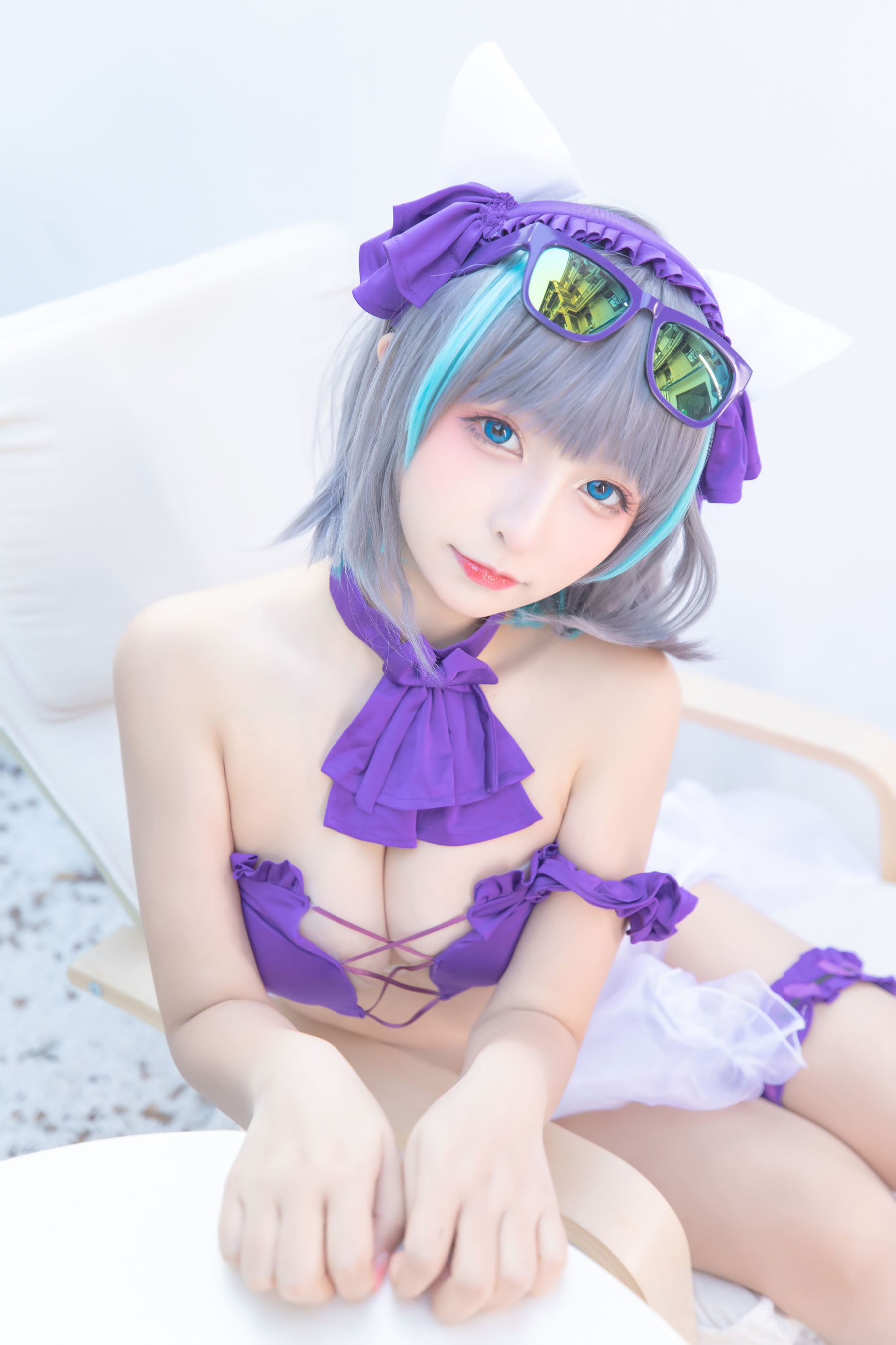 [网红COSER写真] 萝莉神楽板真冬 之柴郡 - 纯色庭院