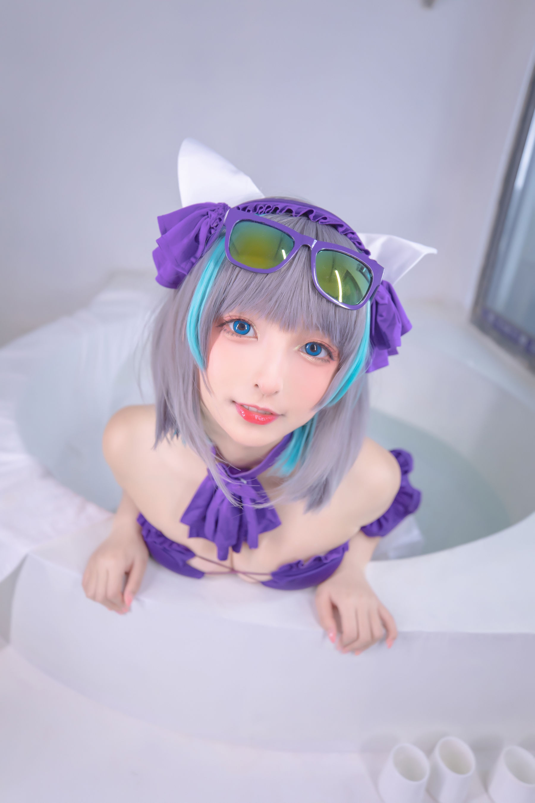 [网红COSER写真] 萝莉神楽板真冬 之柴郡 - 纯色庭院