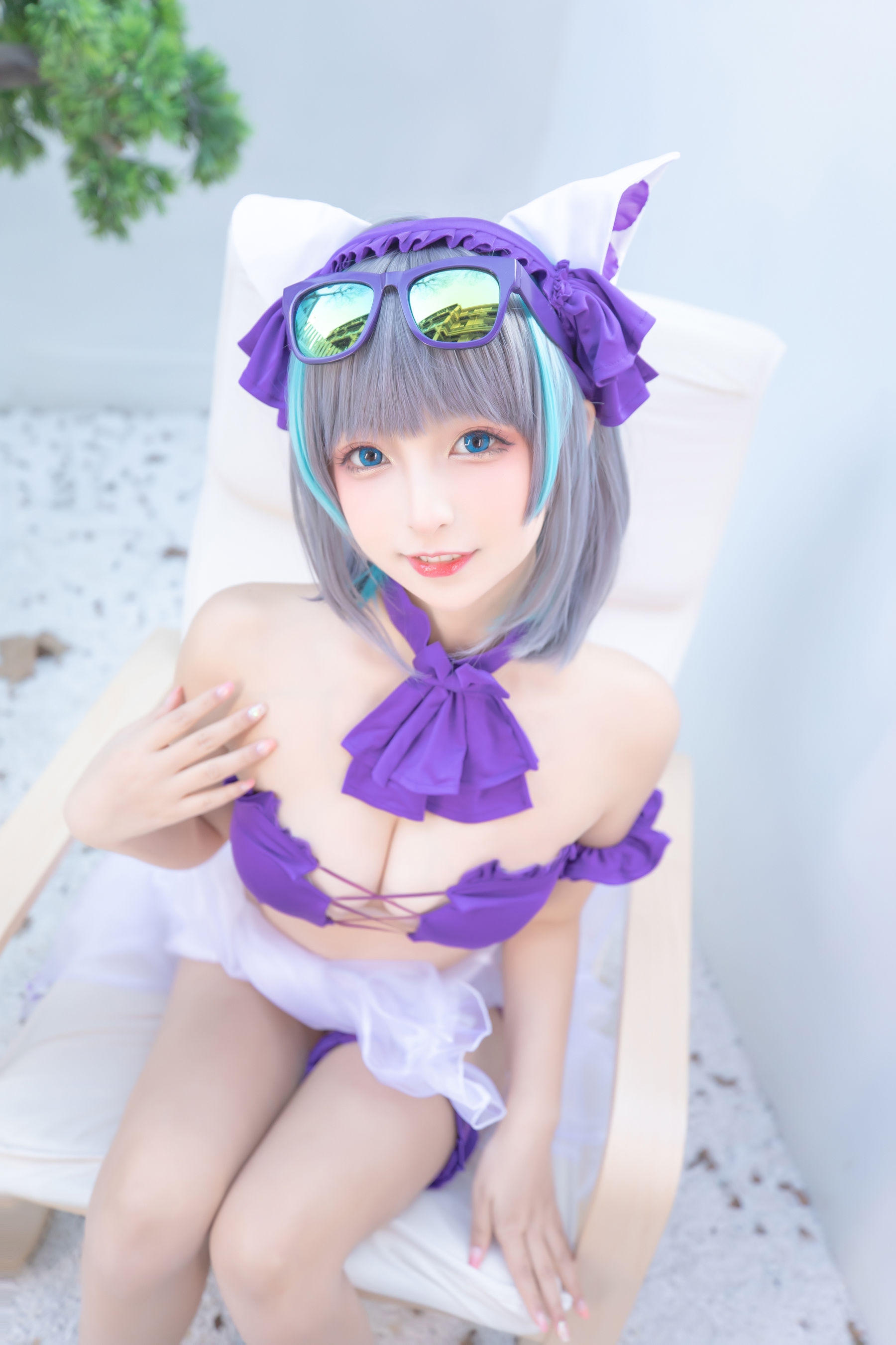 [网红COSER写真] 萝莉神楽板真冬 之柴郡 - 纯色庭院