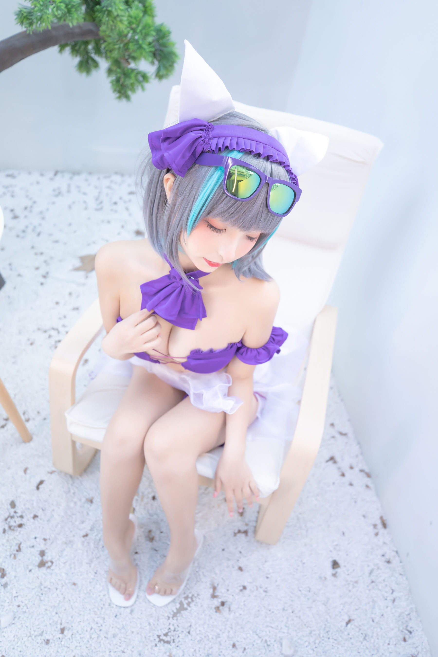 [网红COSER写真] 萝莉神楽板真冬 之柴郡 - 纯色庭院