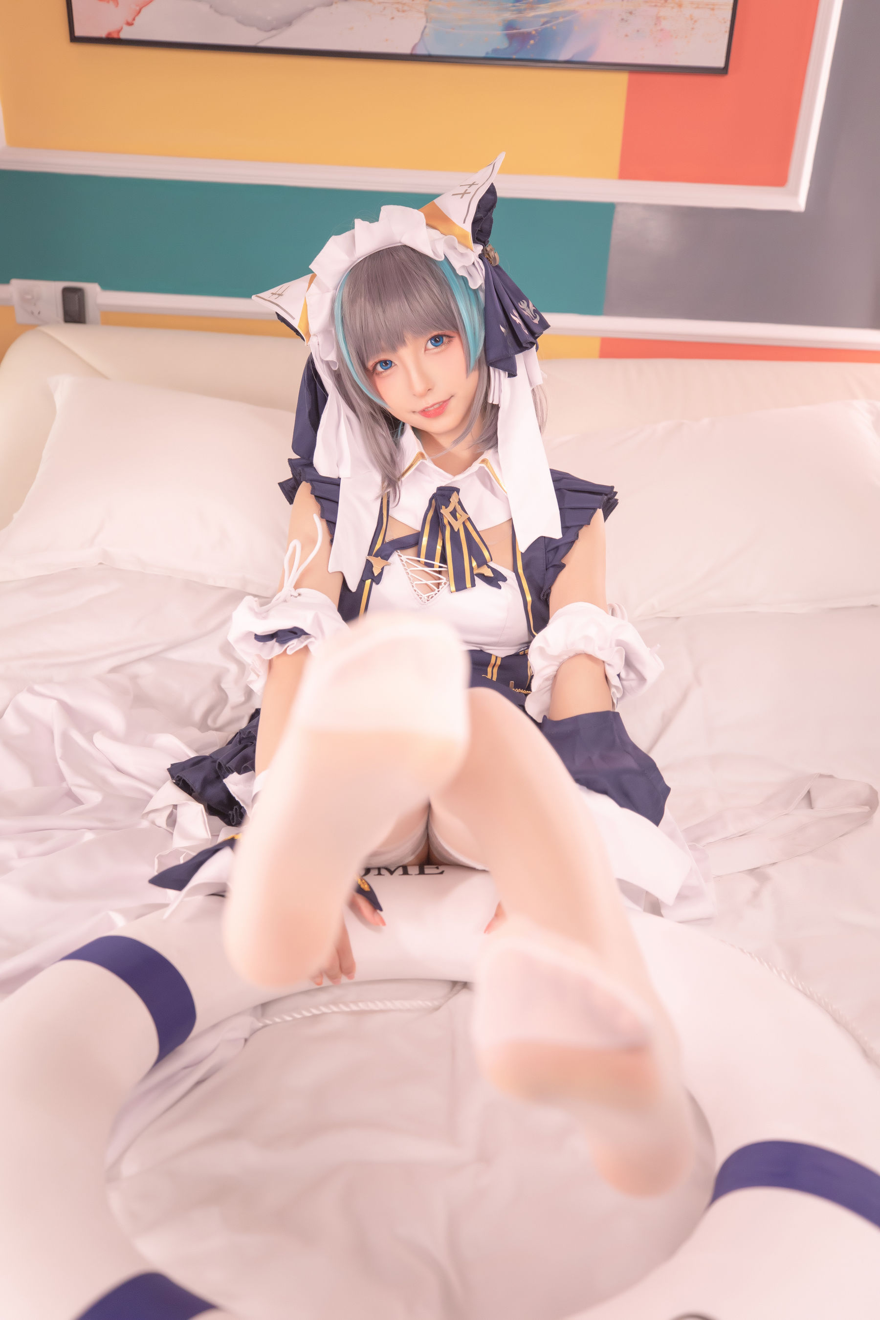 [网红COSER写真] 萝莉神楽板真冬 之柴郡 - 纯色庭院