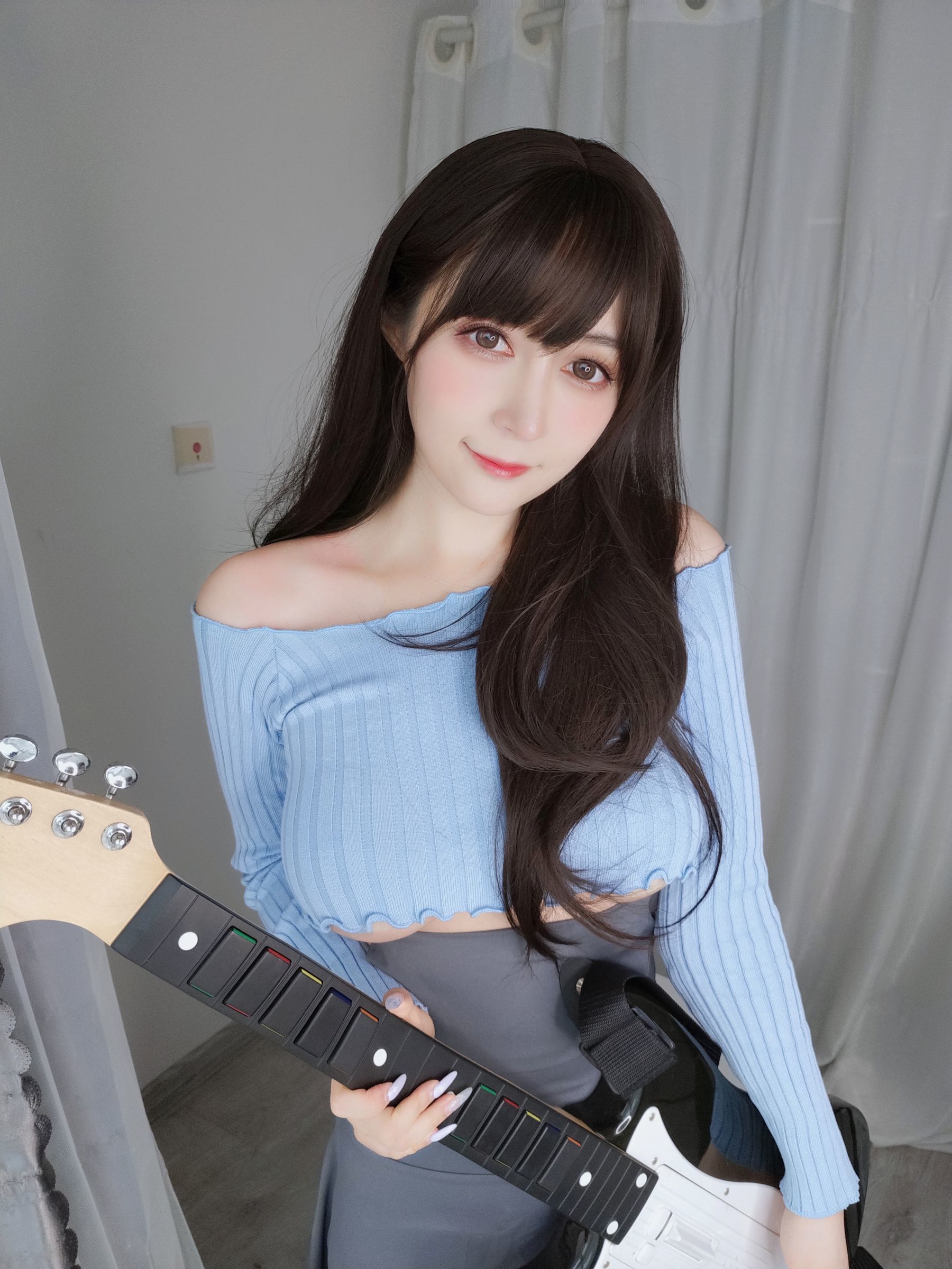[网红COSER写真] Coser小姐姐白银 - 吉他妹妹