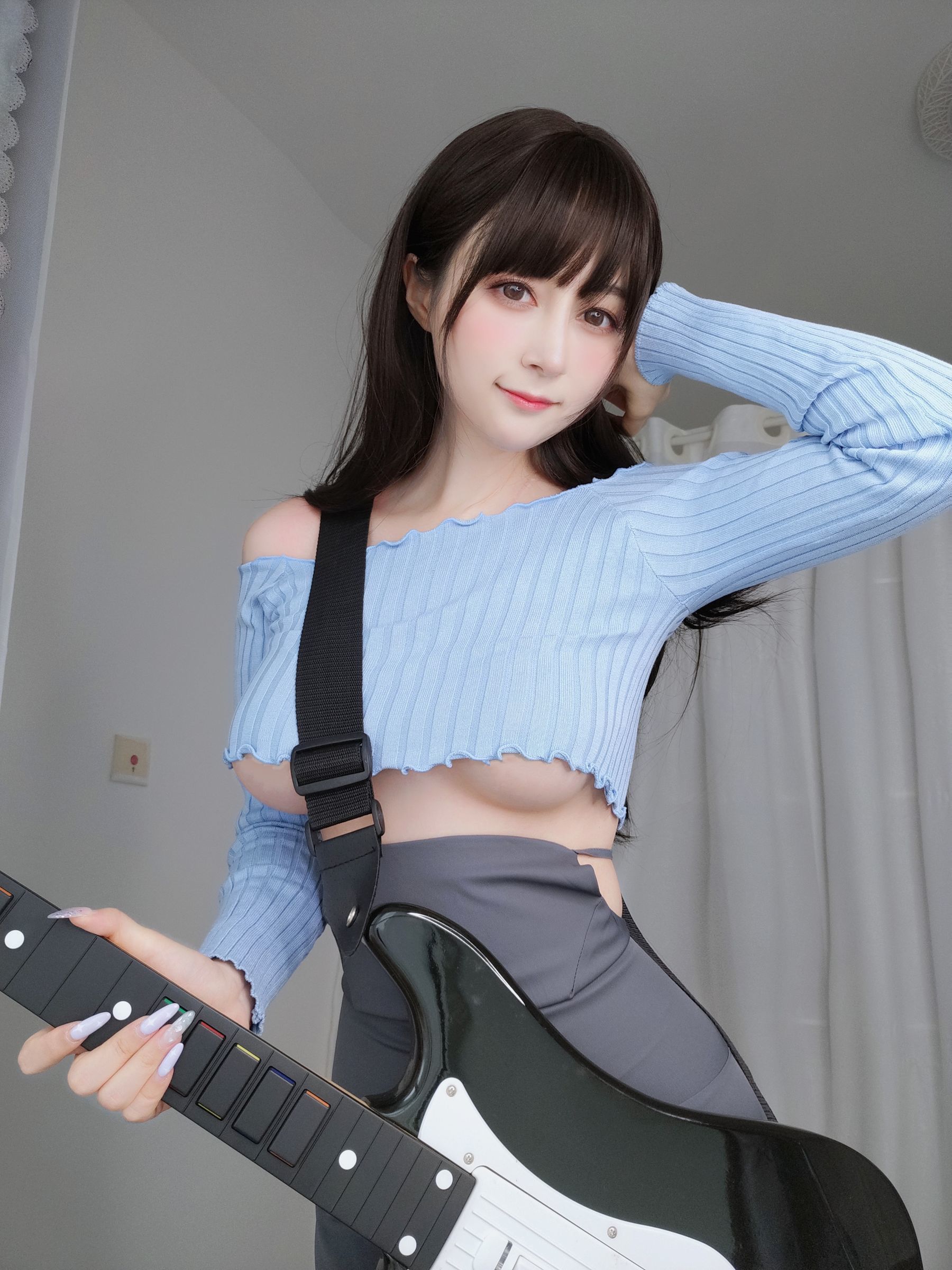 [网红COSER写真] Coser小姐姐白银 - 吉他妹妹