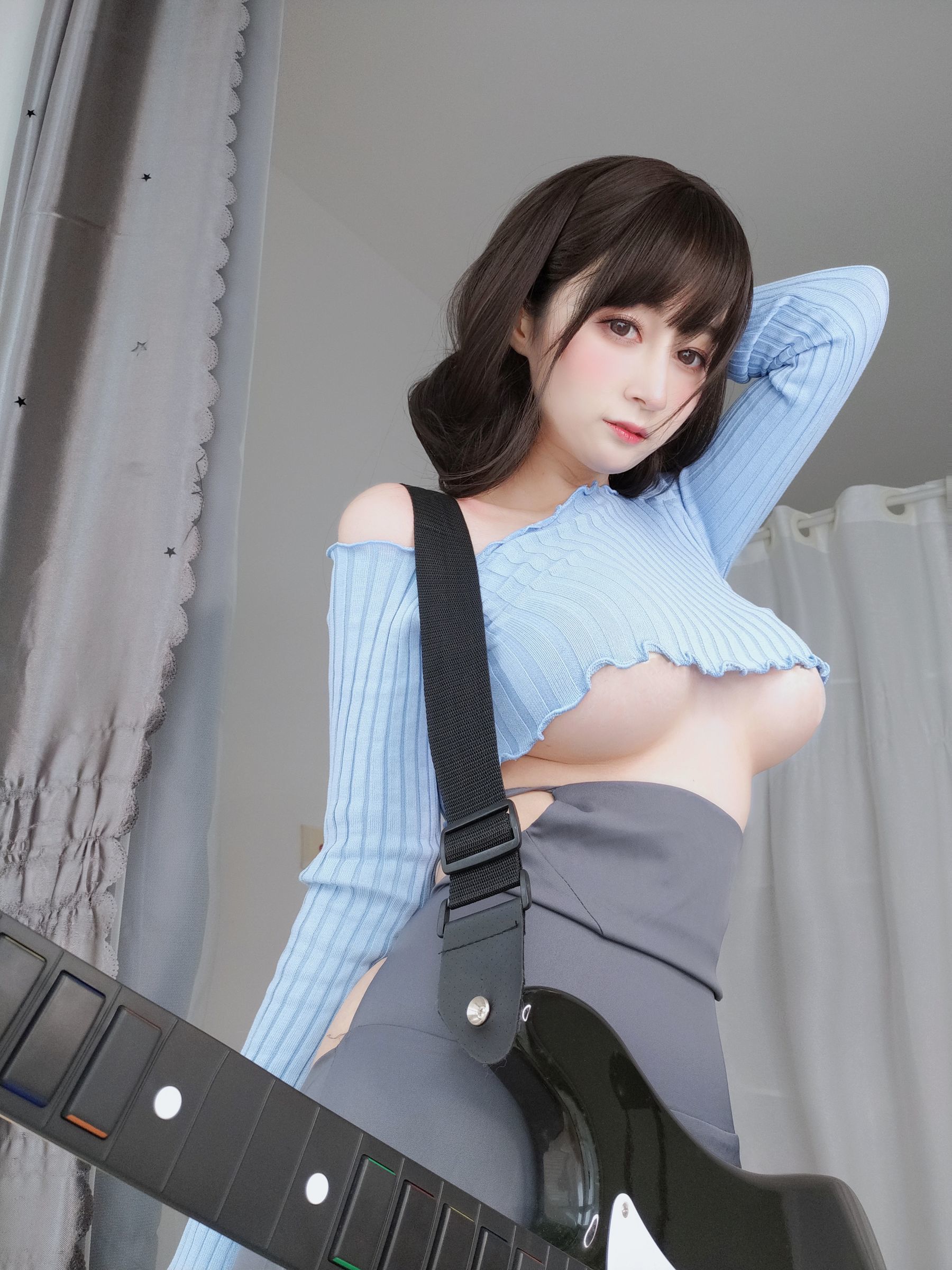 [网红COSER写真] Coser小姐姐白银 - 吉他妹妹