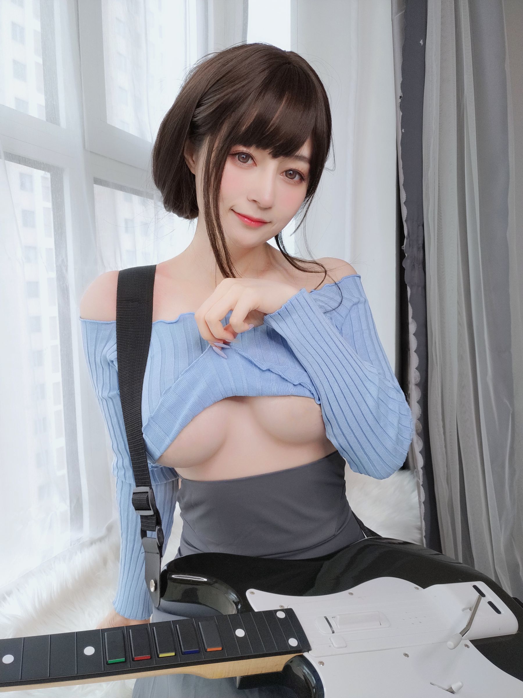 [网红COSER写真] Coser小姐姐白银 - 吉他妹妹