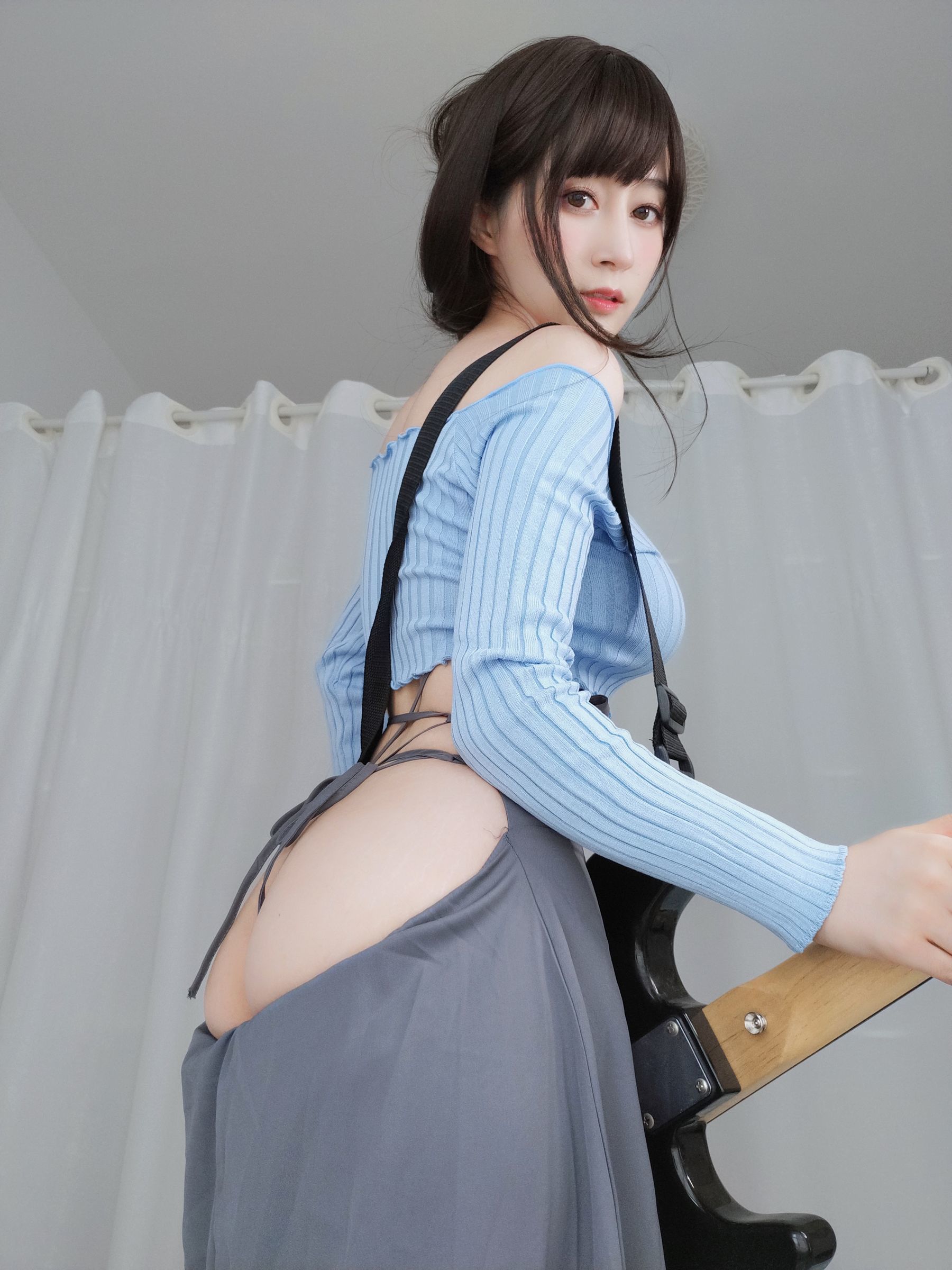 [网红COSER写真] Coser小姐姐白银 - 吉他妹妹