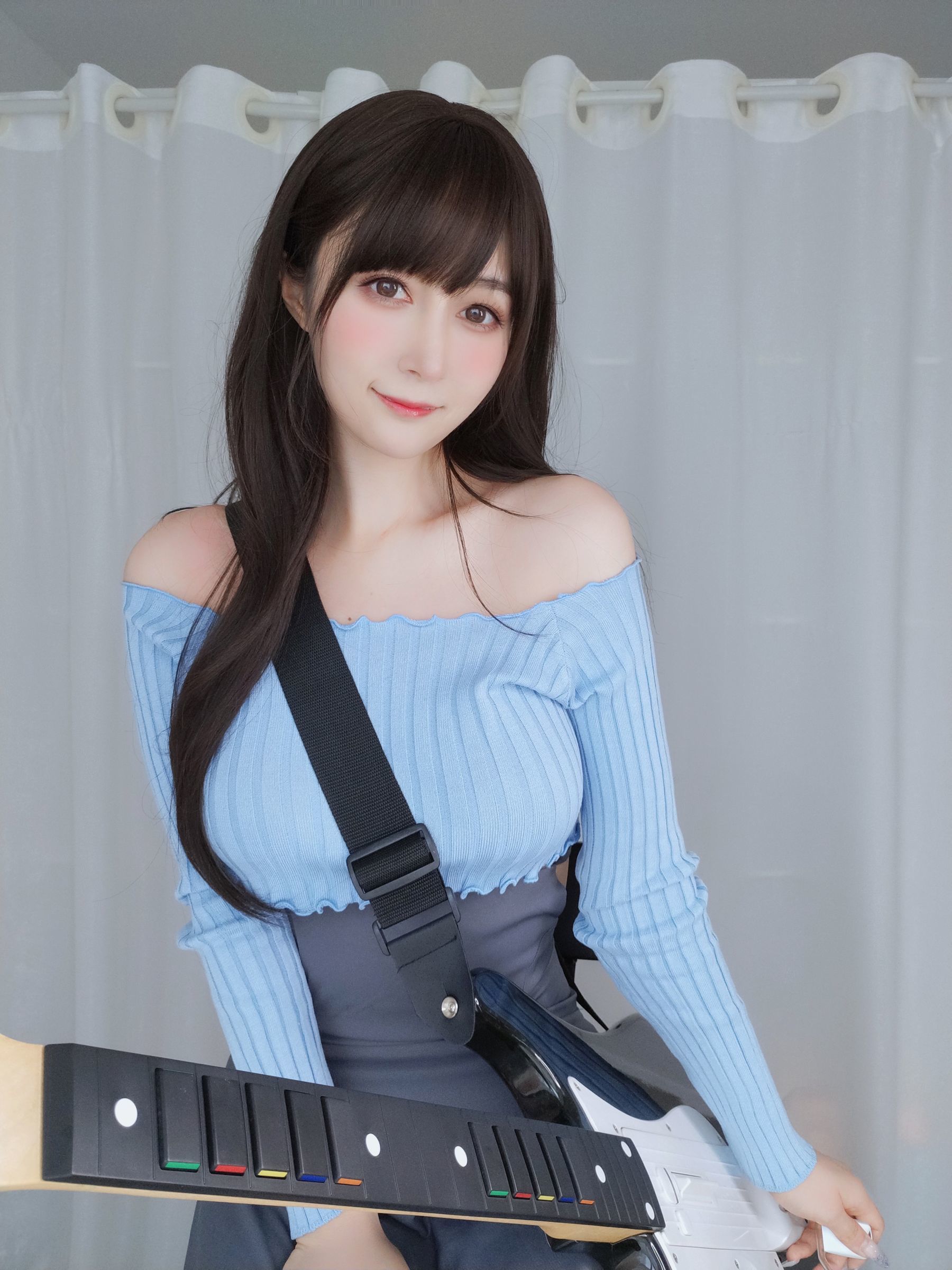 [网红COSER写真] Coser小姐姐白银 - 吉他妹妹