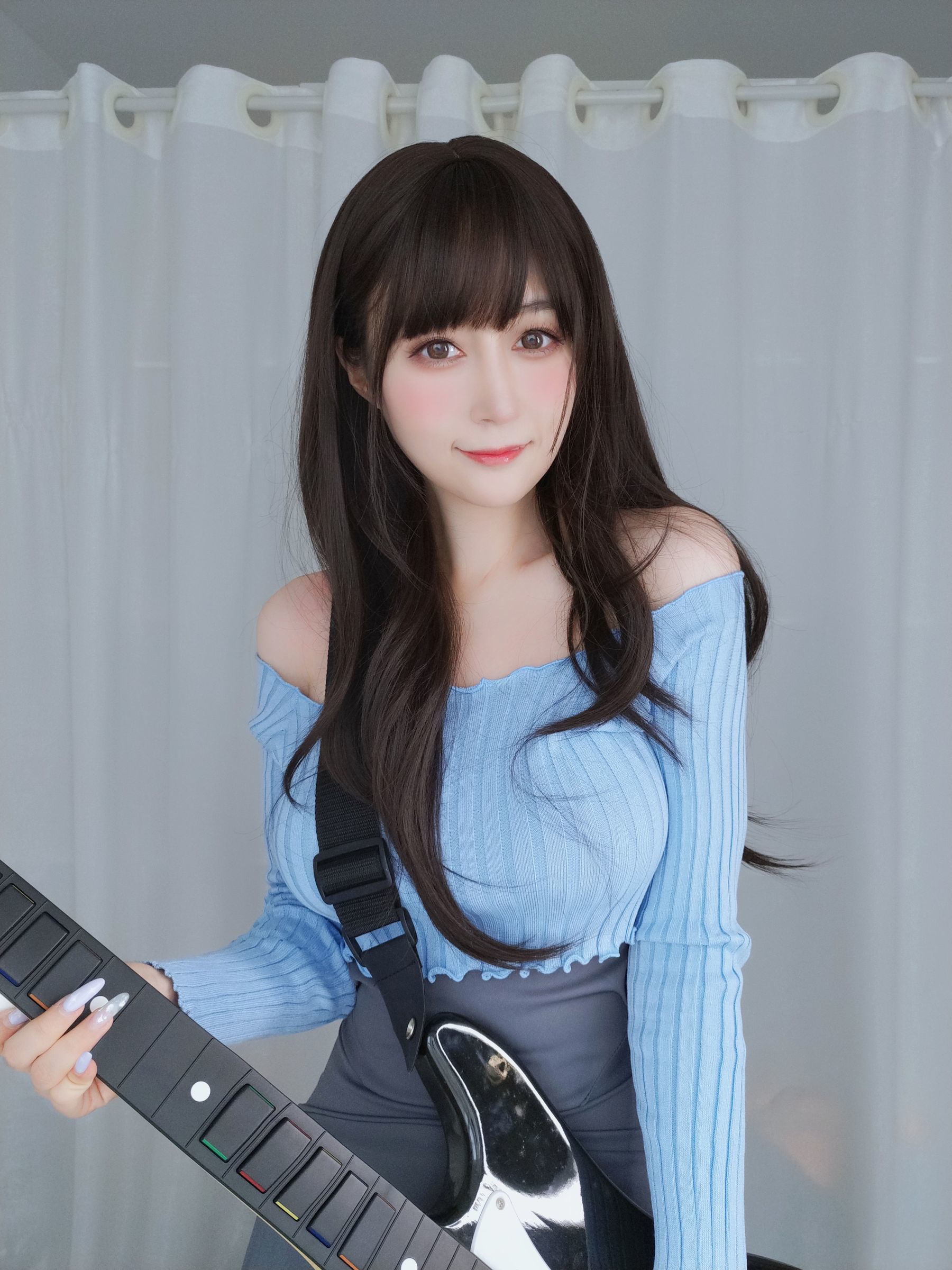 [网红COSER写真] Coser小姐姐白银 - 吉他妹妹