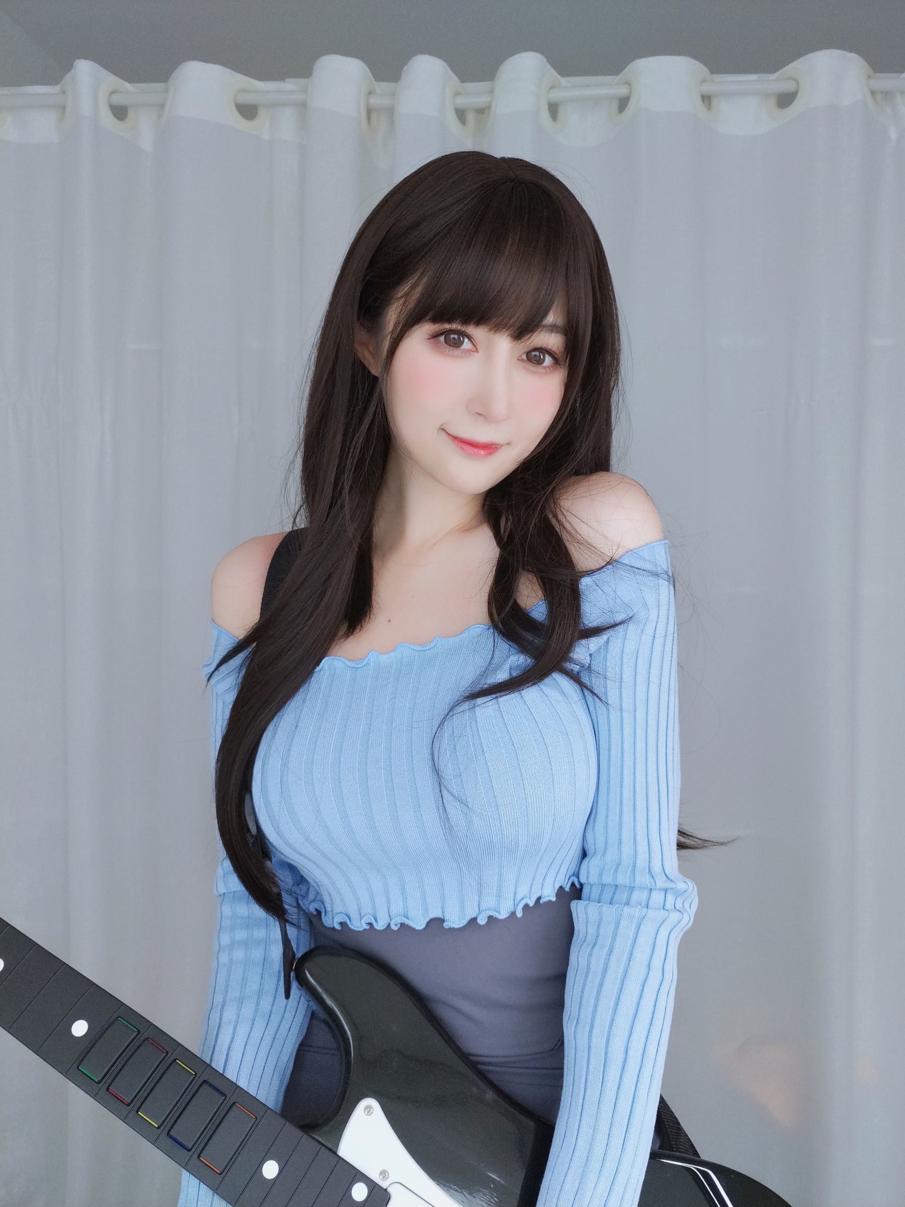 [网红COSER写真] Coser小姐姐白银 - 吉他妹妹