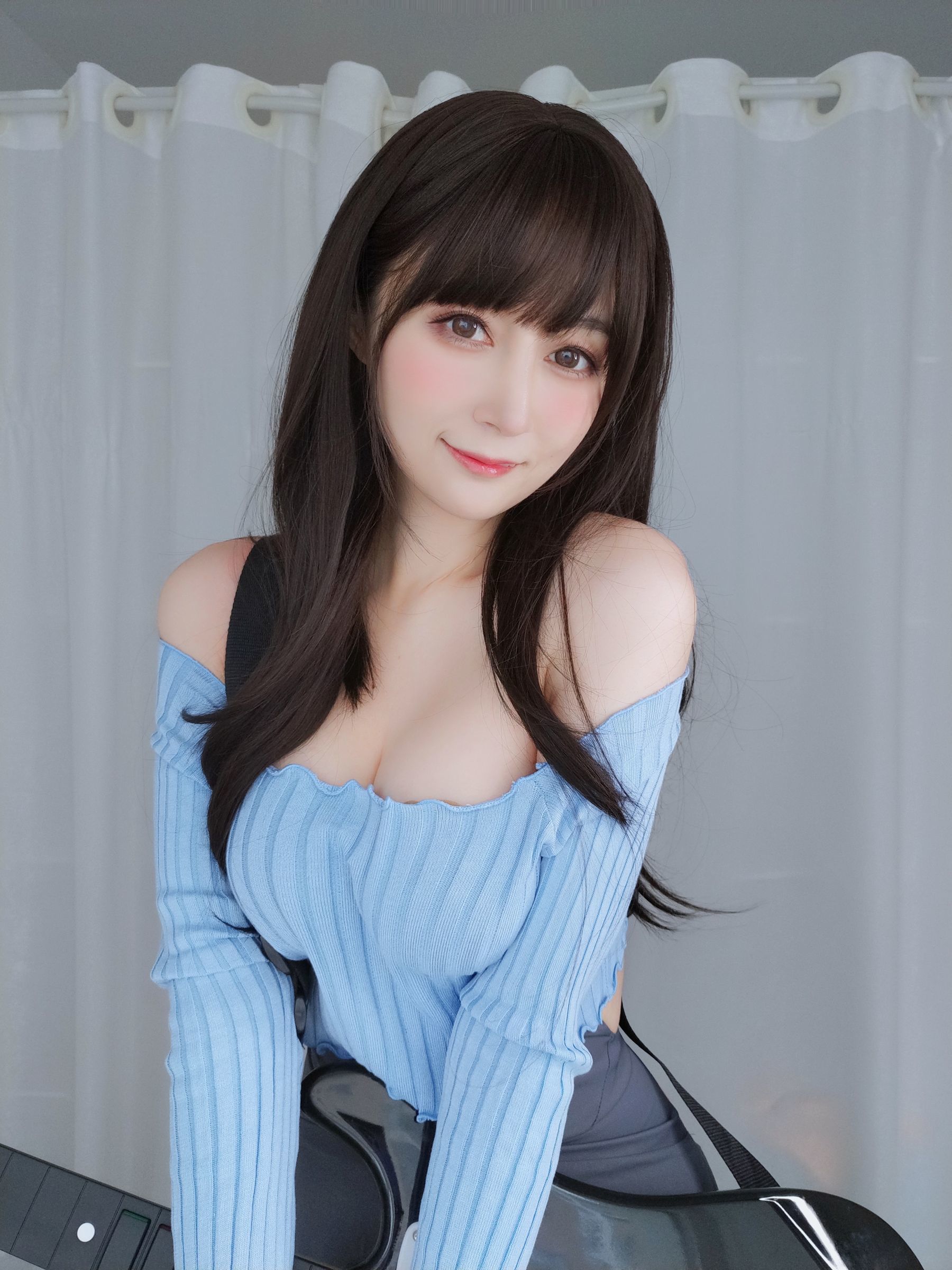 [网红COSER写真] Coser小姐姐白银 - 吉他妹妹