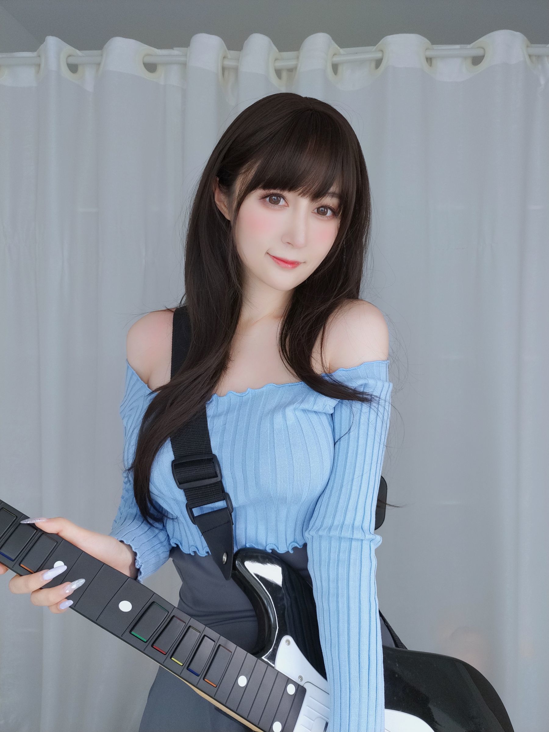 [网红COSER写真] Coser小姐姐白银 - 吉他妹妹