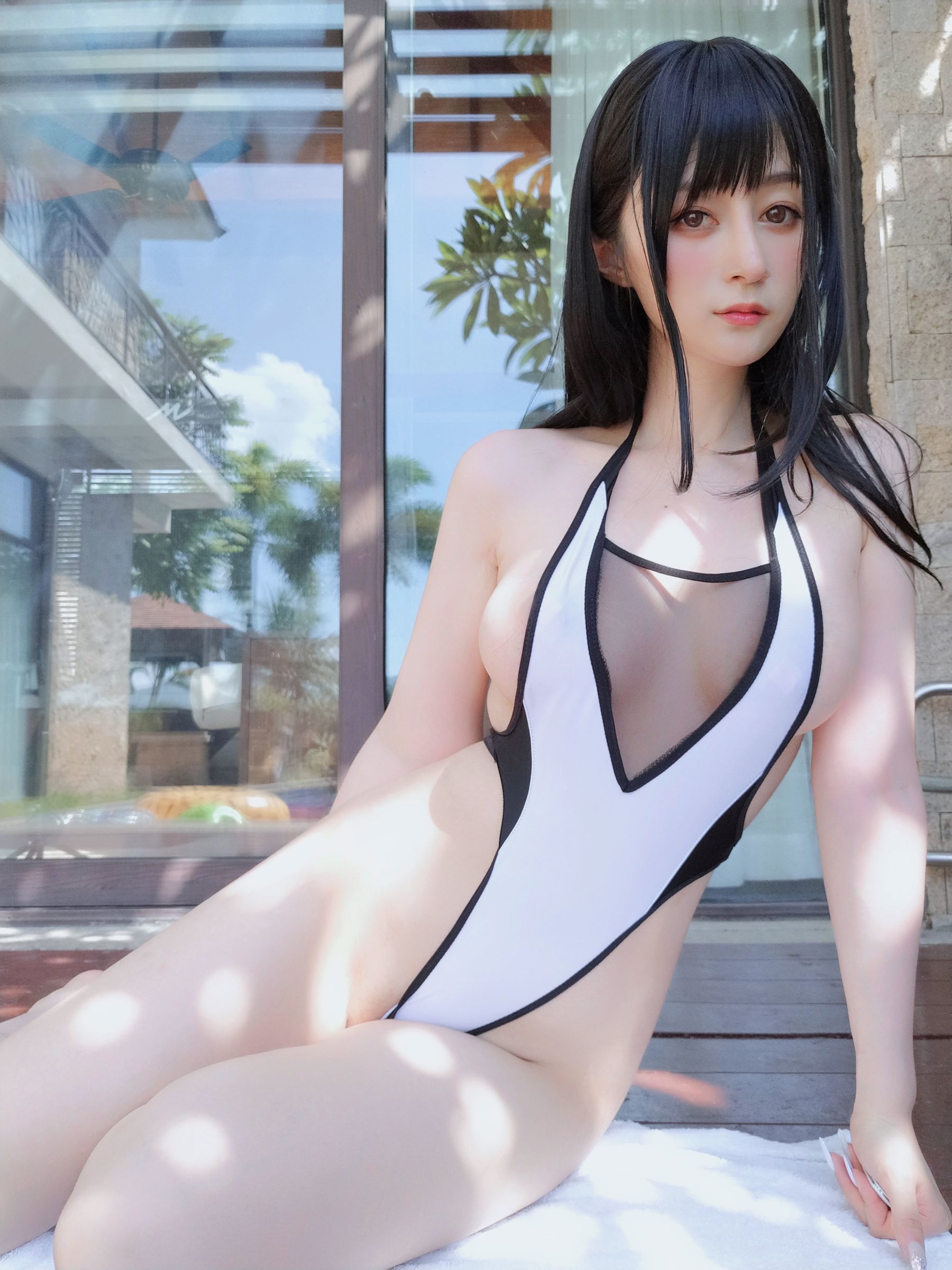 [网红COSER写真] Coser小姐姐白银 - 黑白泳衣