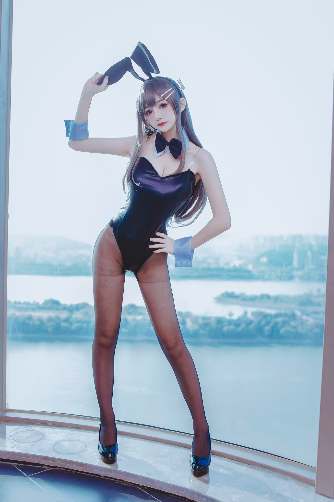[网红COSER写真] Coser衣衣 - 麻衣兔女郎