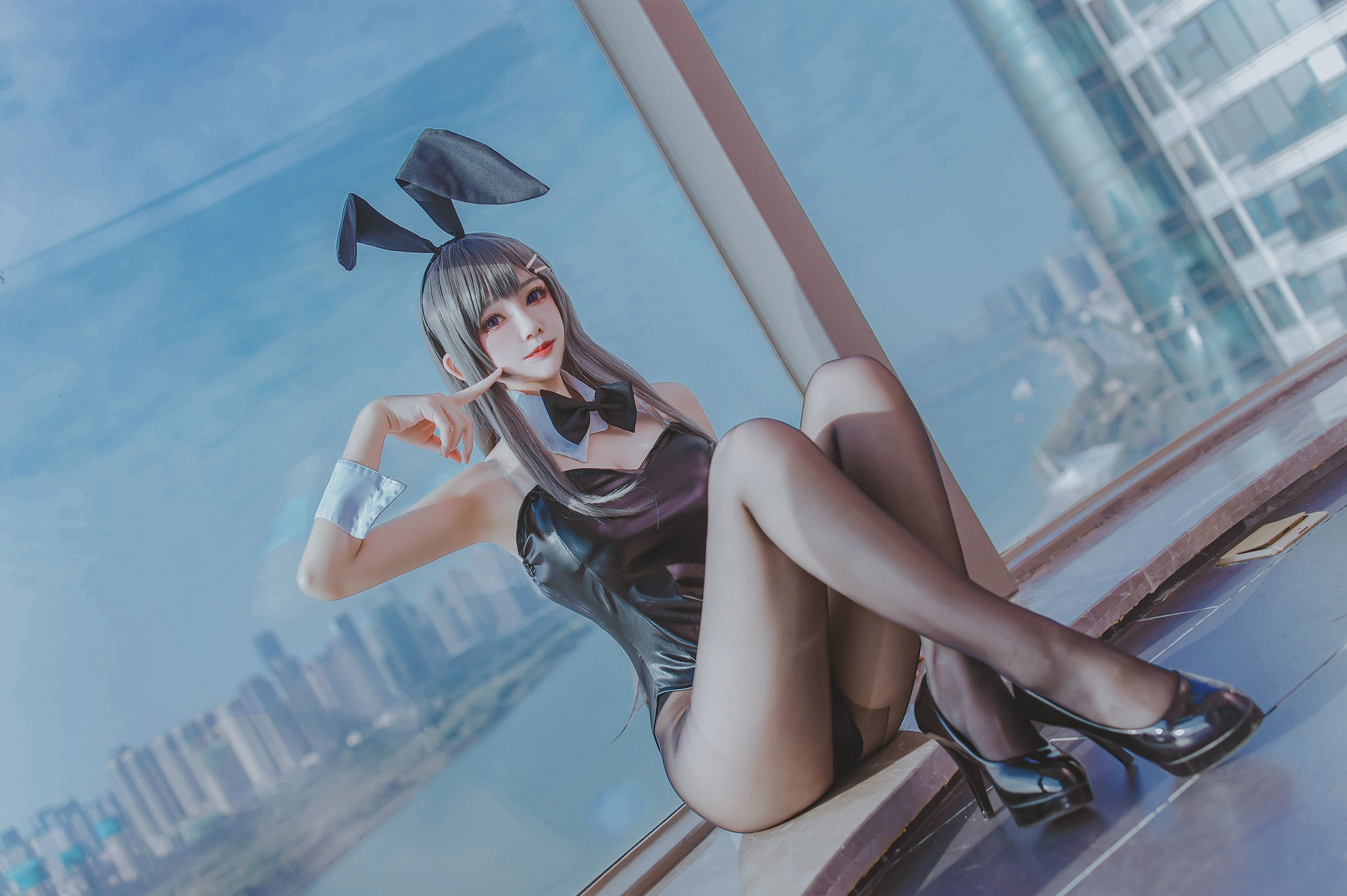 [网红COSER写真] Coser衣衣 - 麻衣兔女郎