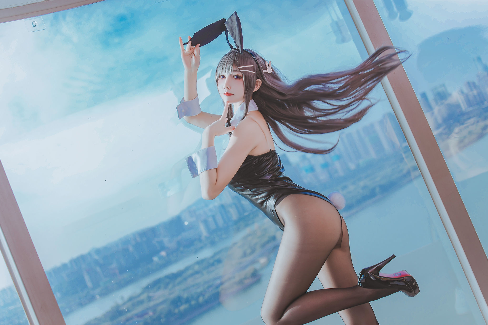 [网红COSER写真] Coser衣衣 - 麻衣兔女郎