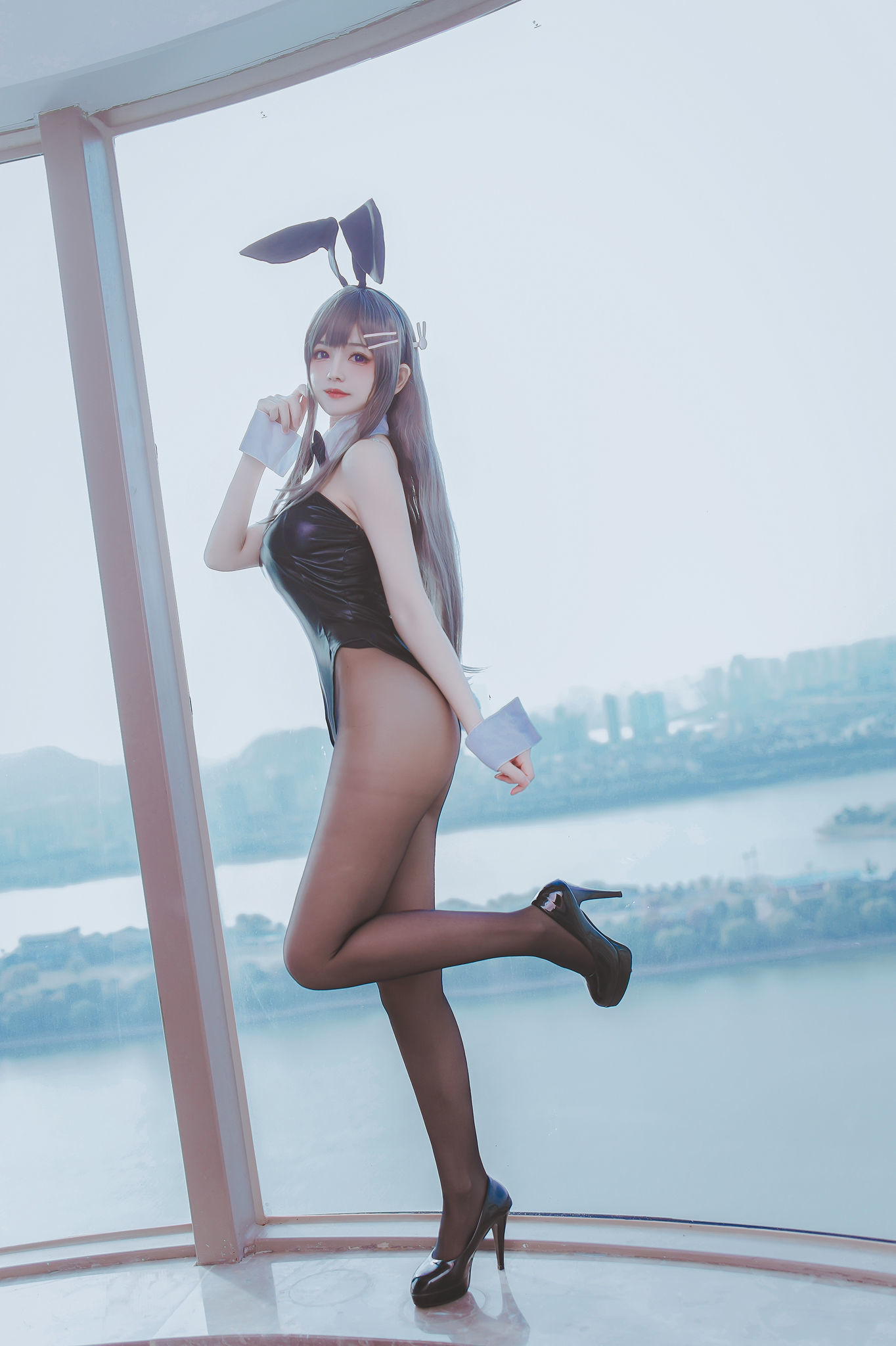 [网红COSER写真] Coser衣衣 - 麻衣兔女郎