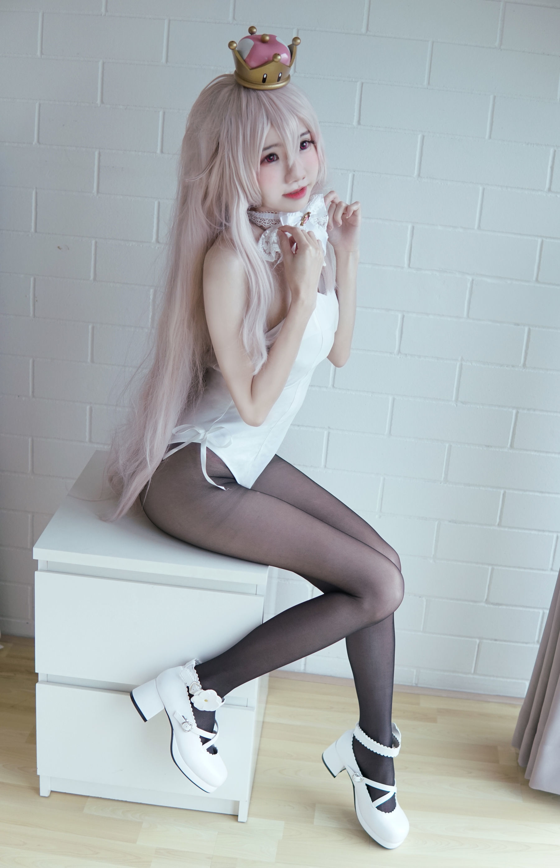 [网红COSER写真] Sally Dorasnow - Super Crown Boo