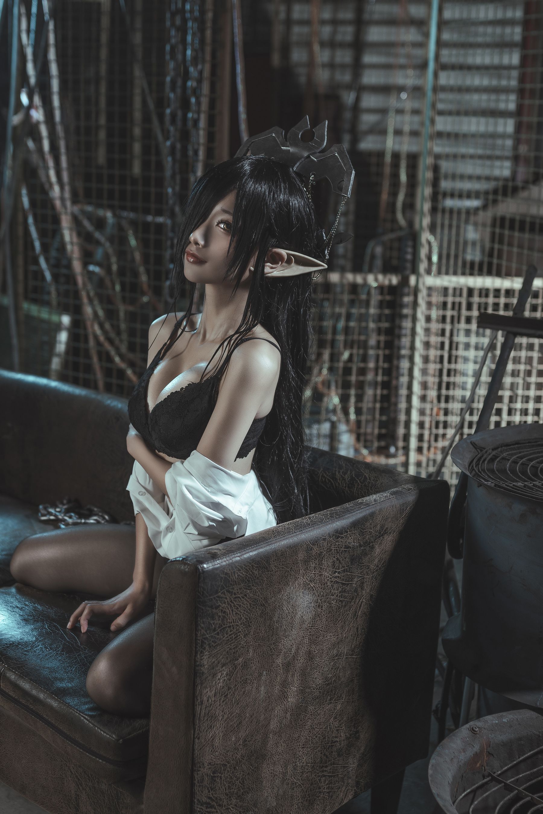 [网红COSER写真] 动漫博主蠢沫沫 - 黑兽女王 OL制服