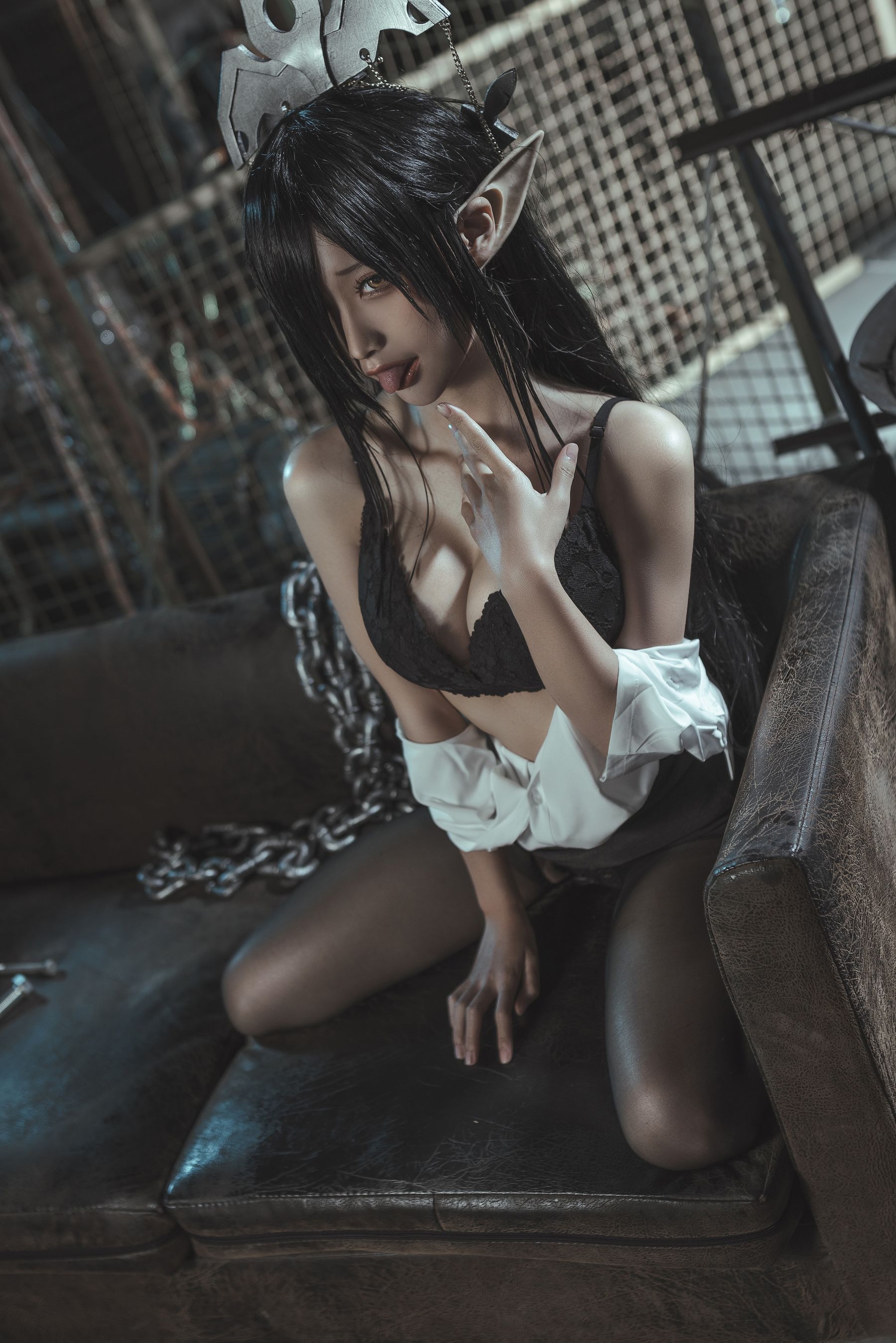 [网红COSER写真] 动漫博主蠢沫沫 - 黑兽女王 OL制服