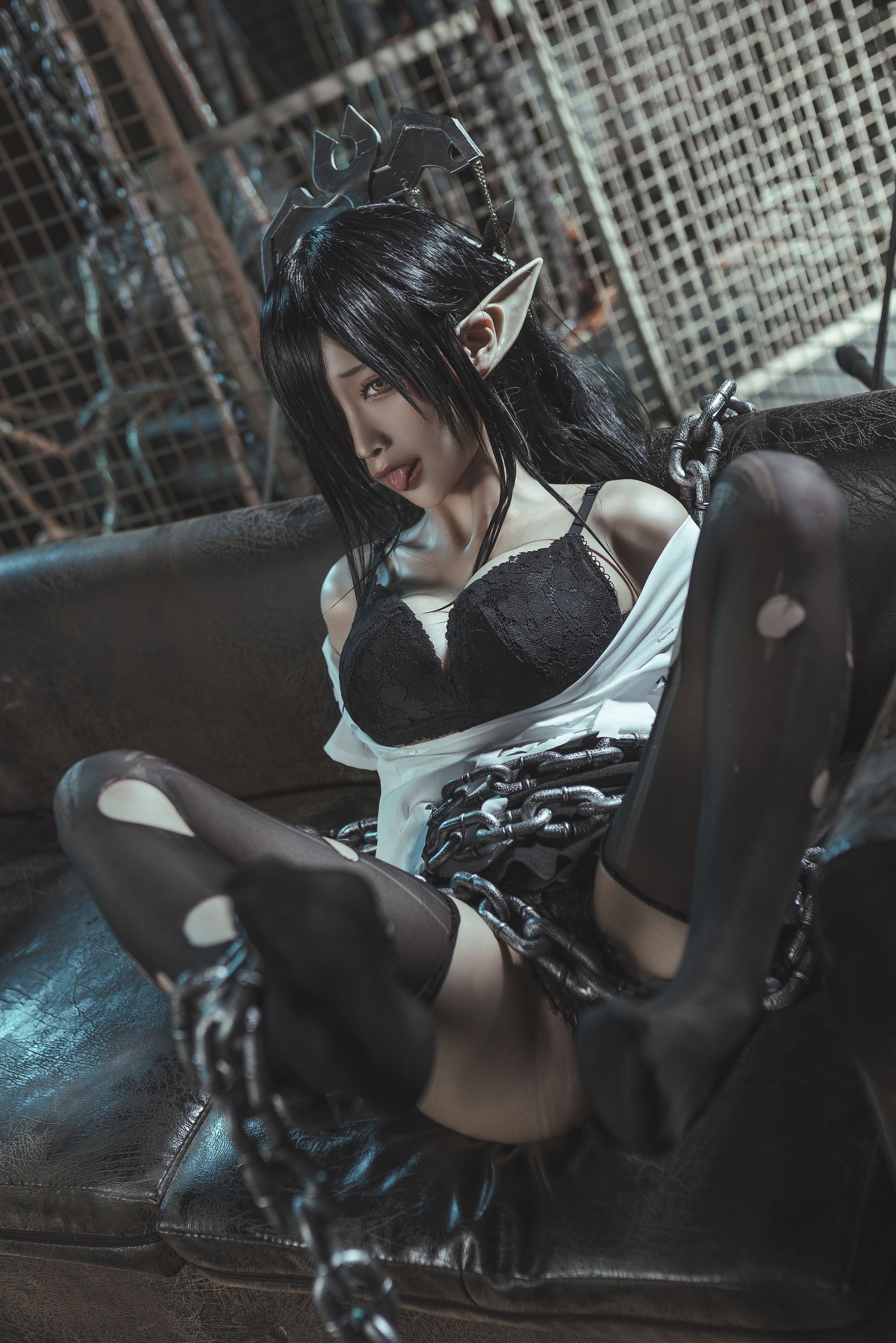 [网红COSER写真] 动漫博主蠢沫沫 - 黑兽女王 OL制服