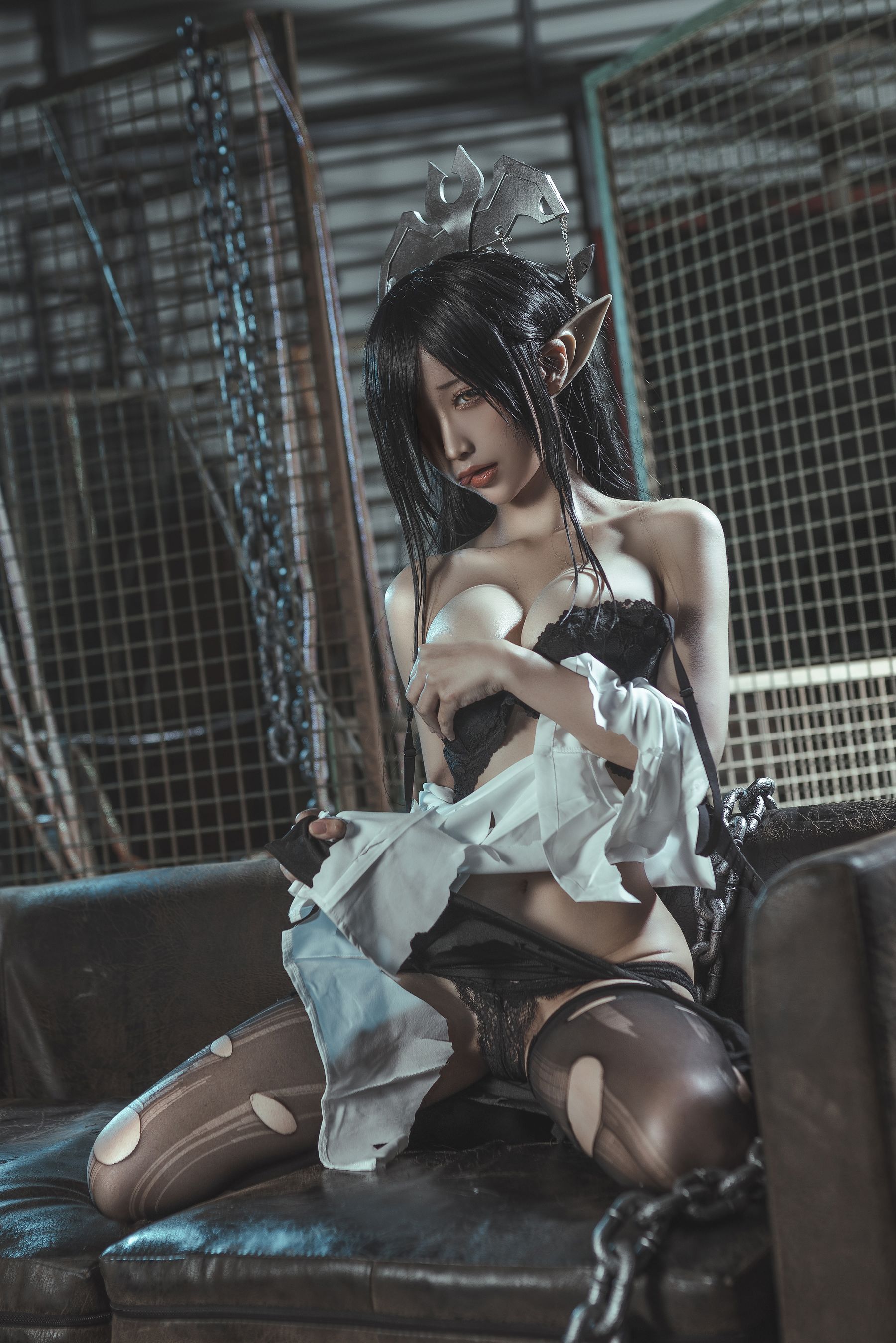 [网红COSER写真] 动漫博主蠢沫沫 - 黑兽女王 OL制服