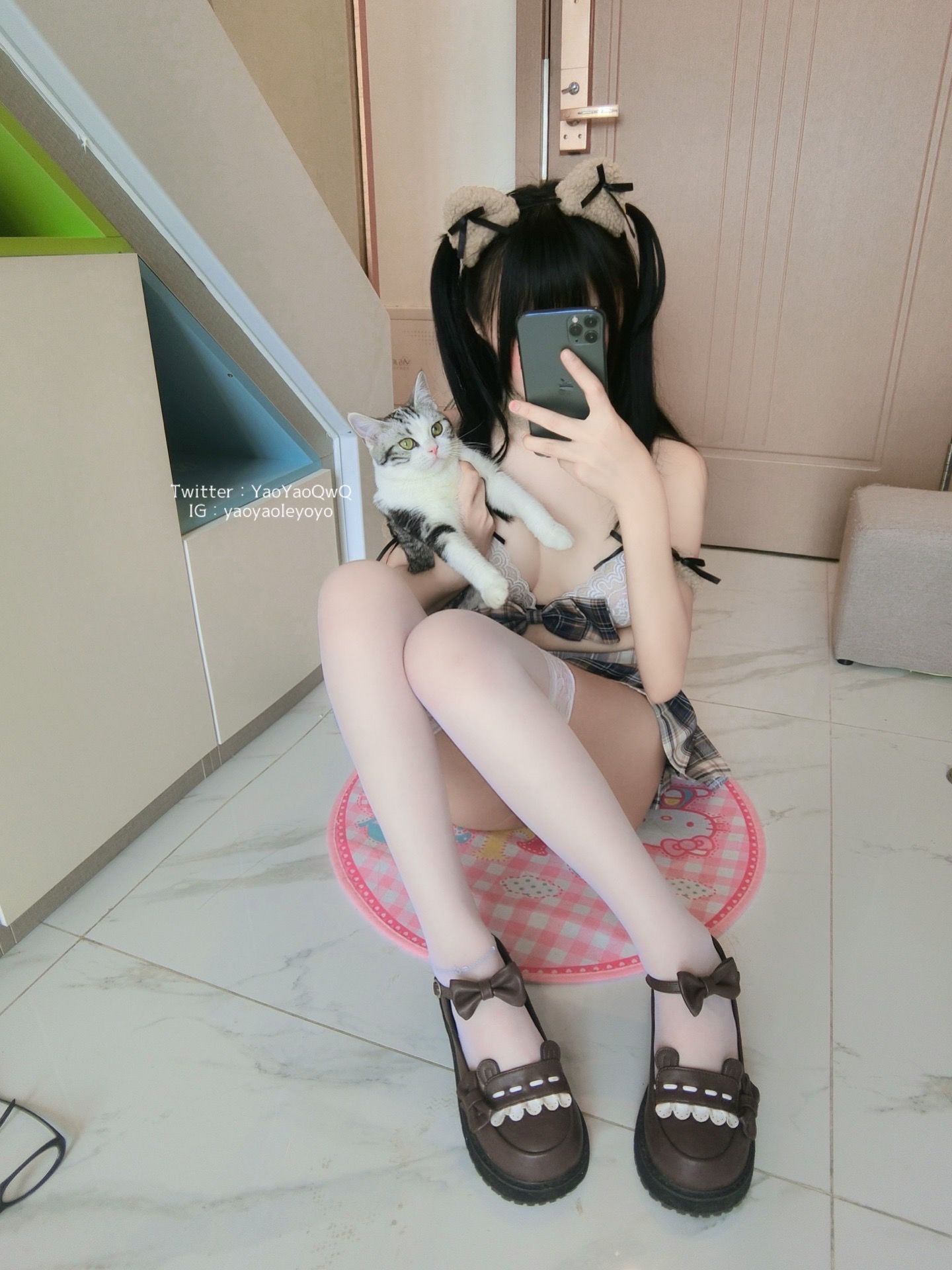 [网红COSER写真] 萌妹子Coser摇摇乐yoyo fantia やさしくしてください (2021-8.13)