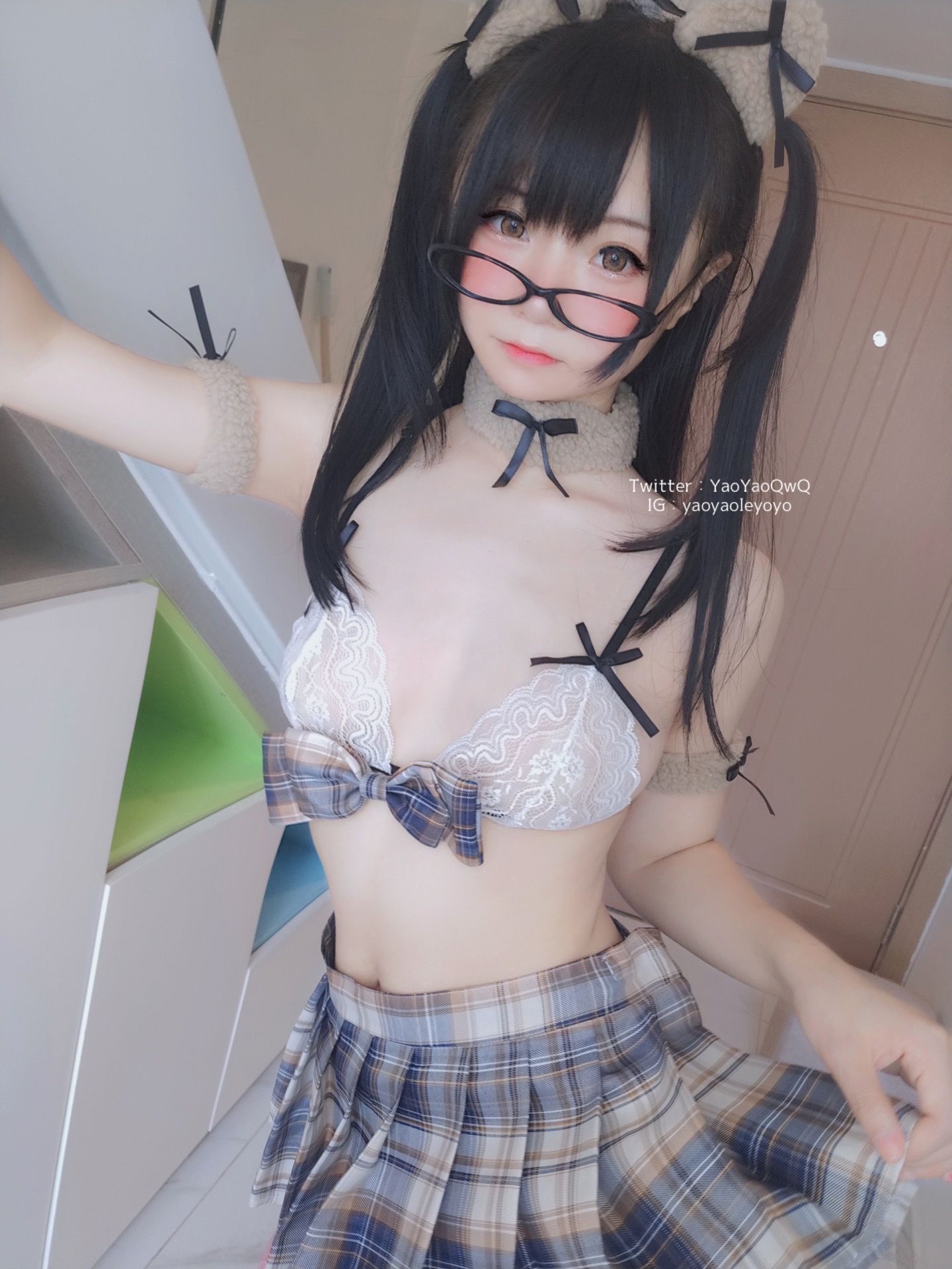 [网红COSER写真] 萌妹子Coser摇摇乐yoyo fantia やさしくしてください (2021-8.13)