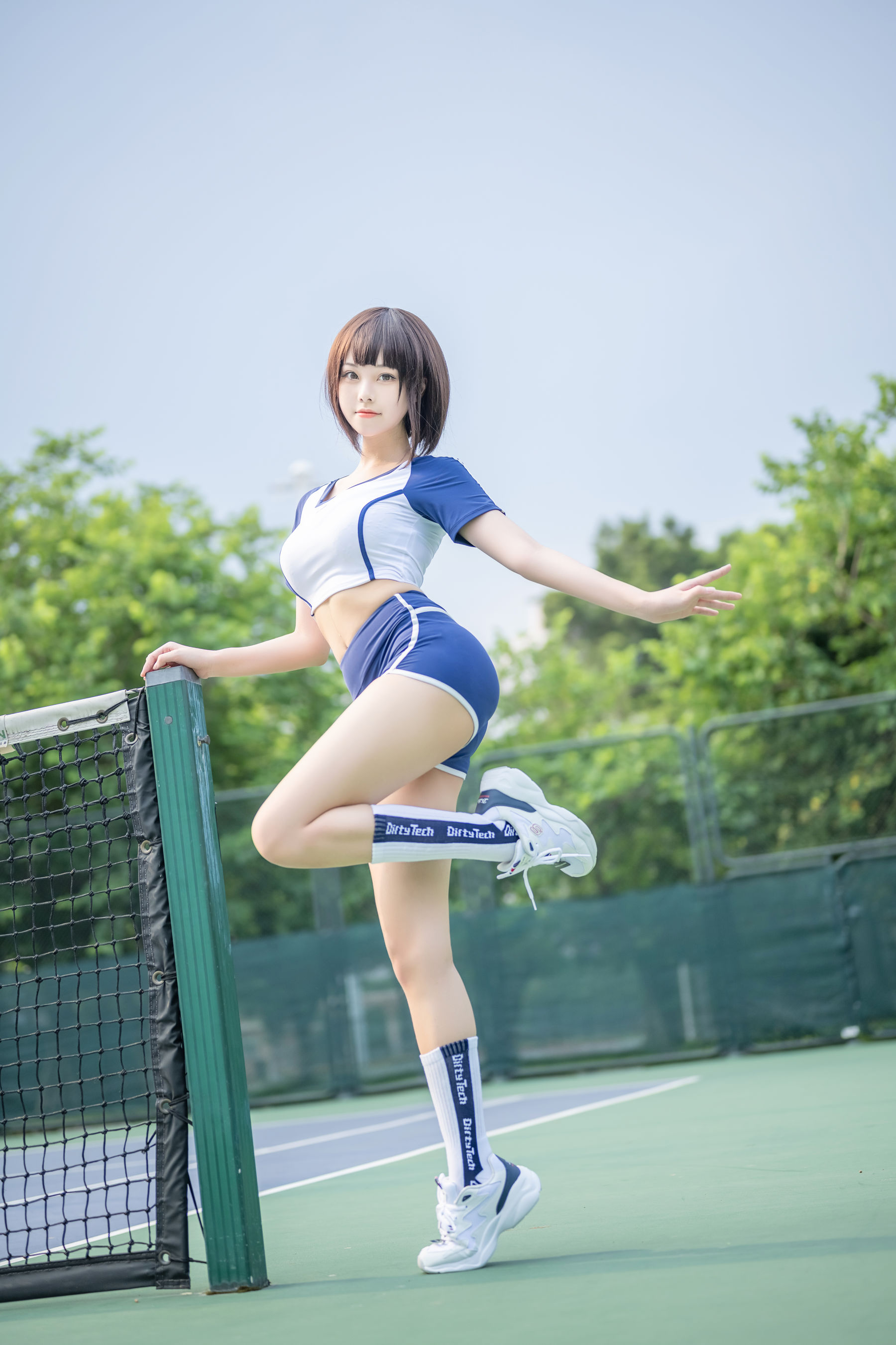 [网红COSER写真] 萌系小姐姐蜜汁猫裘 - 体操服